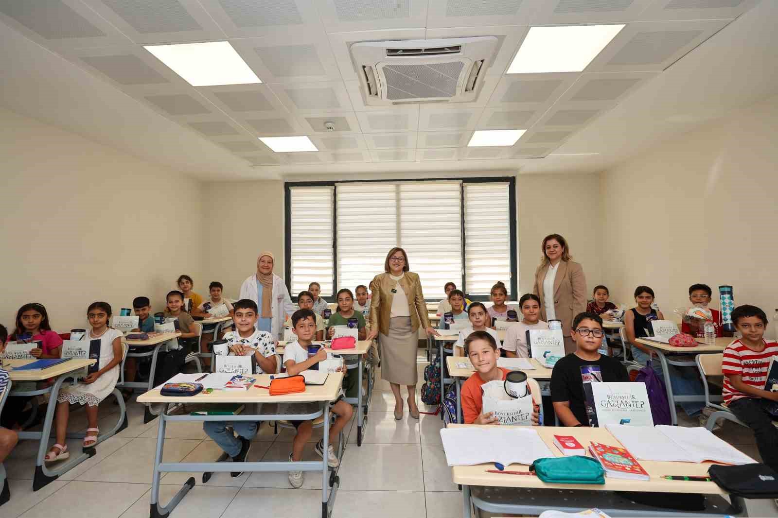 Başkan Şahin, yaz okullarından faydalanan &ccedil;ocuklar ile bir araya geldi
