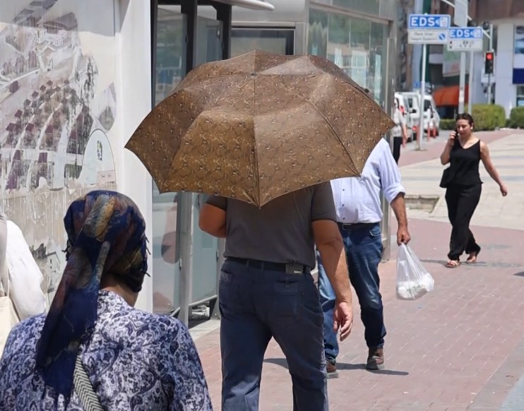 Kırşehir’de sıcak hava etkili oluyor, vatandaşlar kendi çarelerini üretiyor
