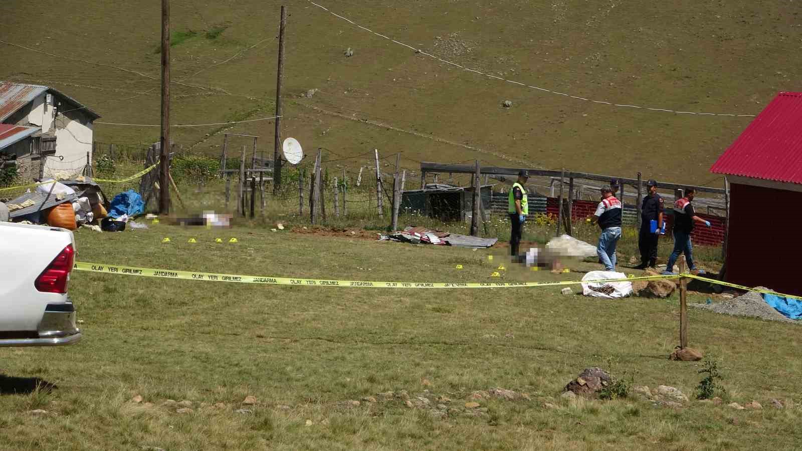 Giresun’da mera kavgasındaki cenazeler savcılık incelemesinin ardından hastane morguna kaldırıldı