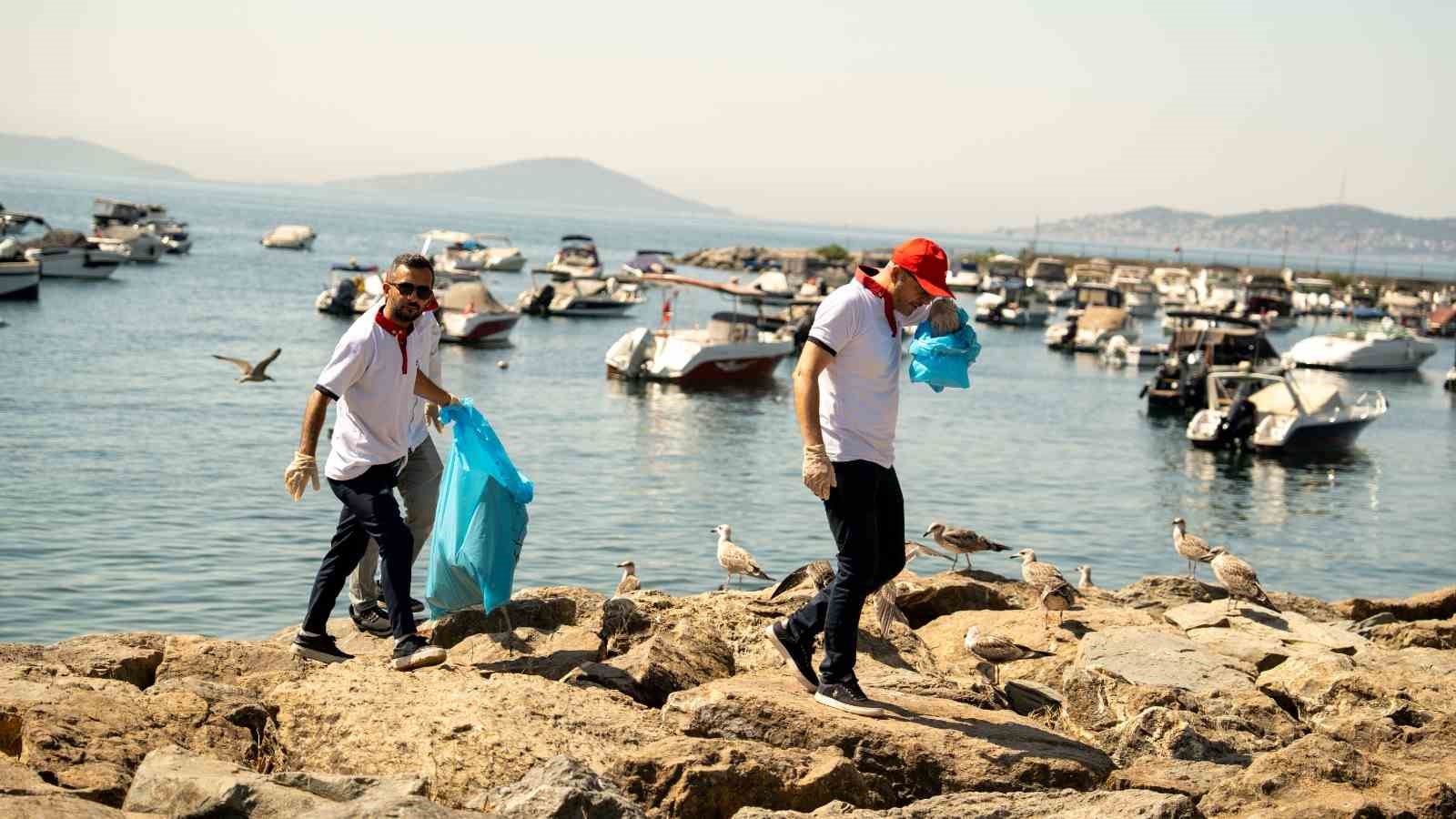 Dünya Doğa Koruma Günü’nde Aras Kargo’dan kıyı temizliğine destek