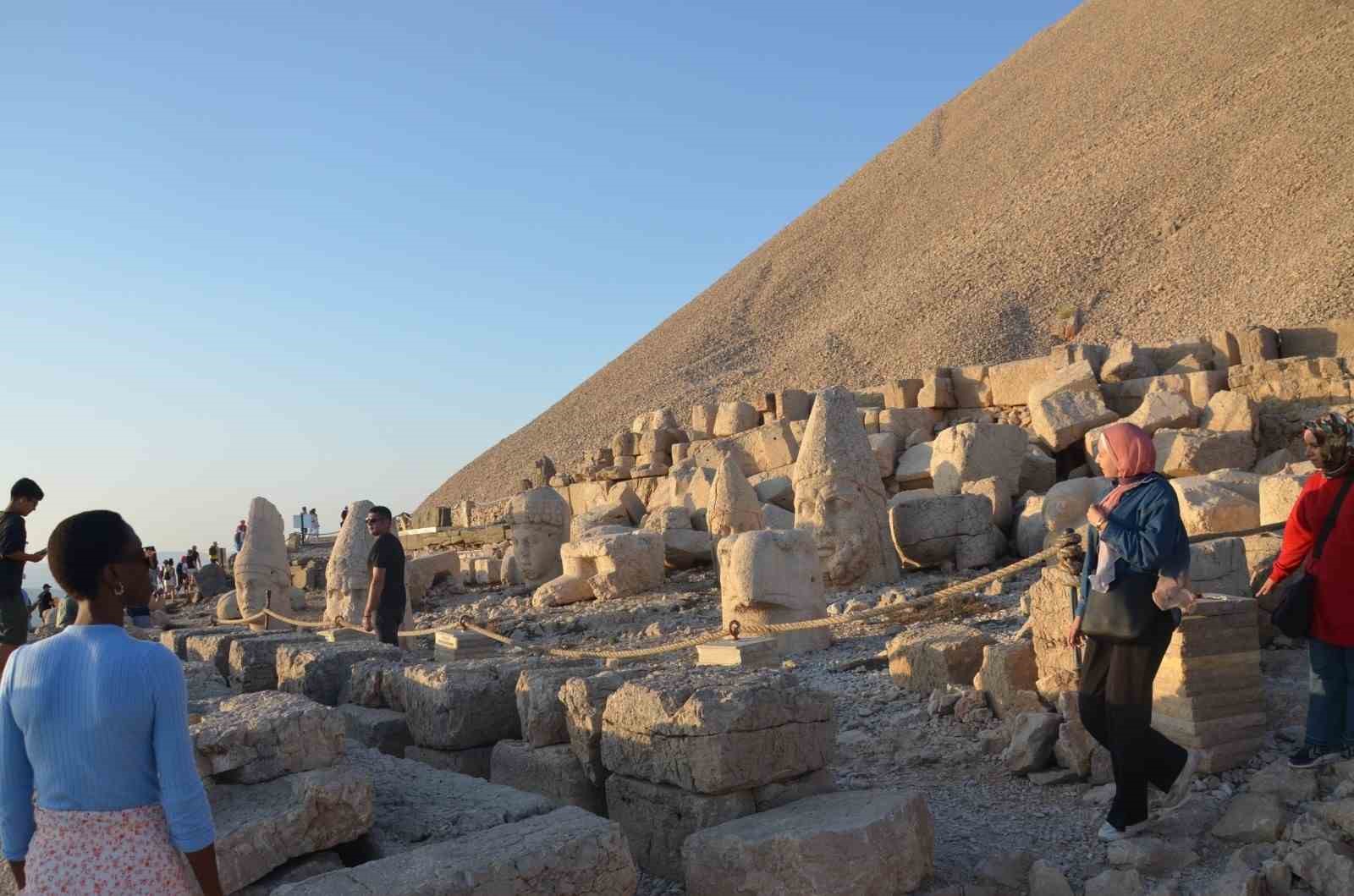 Kültürler Nemrut’ta buluştu