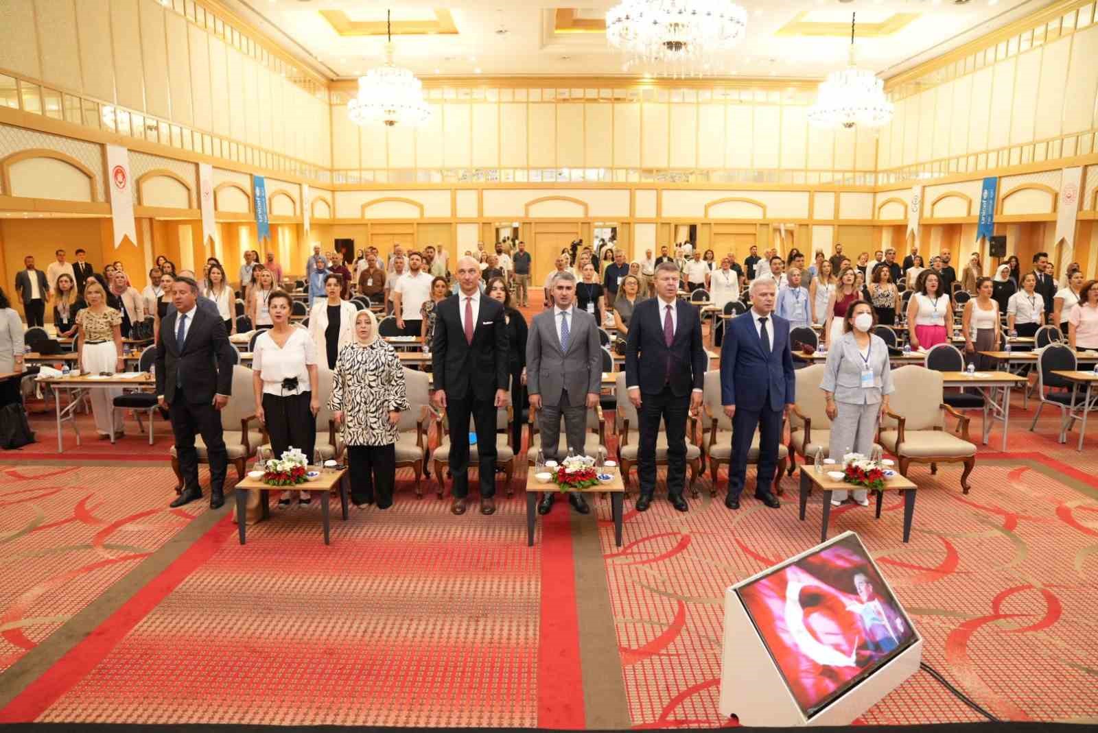 Aile ve Sosyal Hizmetler Bakanlığı’ndan ’Çocuklar İçin Yapılı Çevrede Erişilebilirlik ve Güvenlik Sempozyumu’