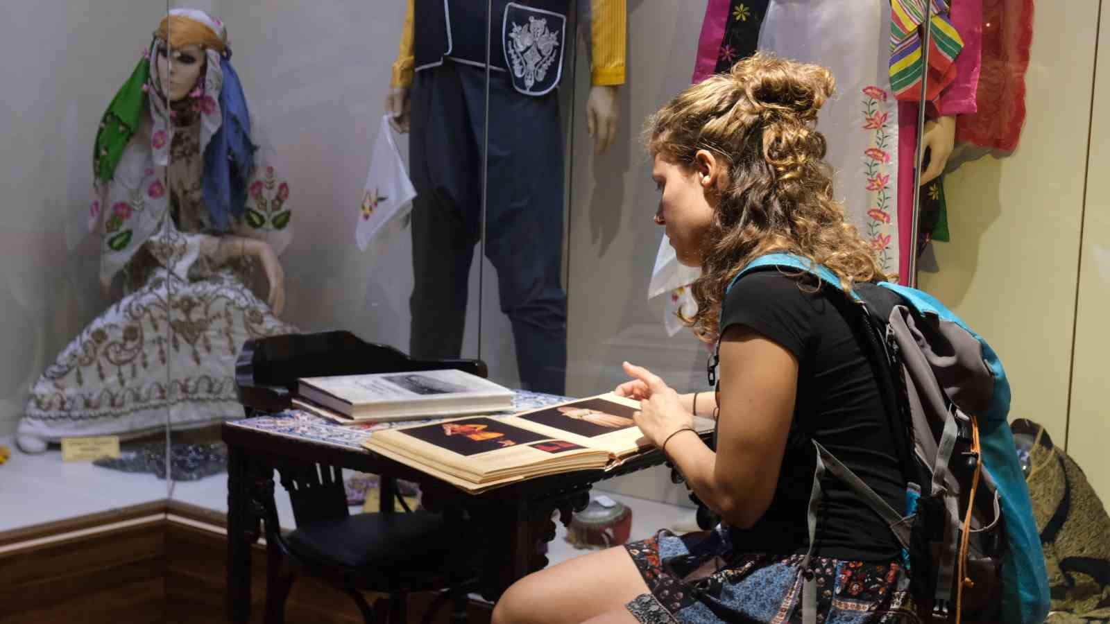 B&uuml;y&uuml;k&ccedil;ekmece K&uuml;lt&uuml;r ve Sanat Festivali&rsquo;nde 55 &uuml;lkeden 600 sanat el&ccedil;isi tarihi ve k&uuml;lt&uuml;rel değerleri tanıma fırsatı buldu
