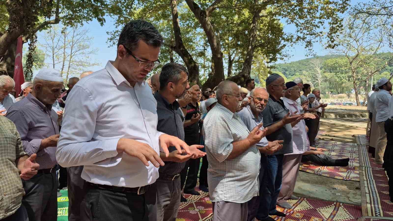 Düzce’de kuraklık endişesi: Vatandaşlar yağmur duasına çıktı