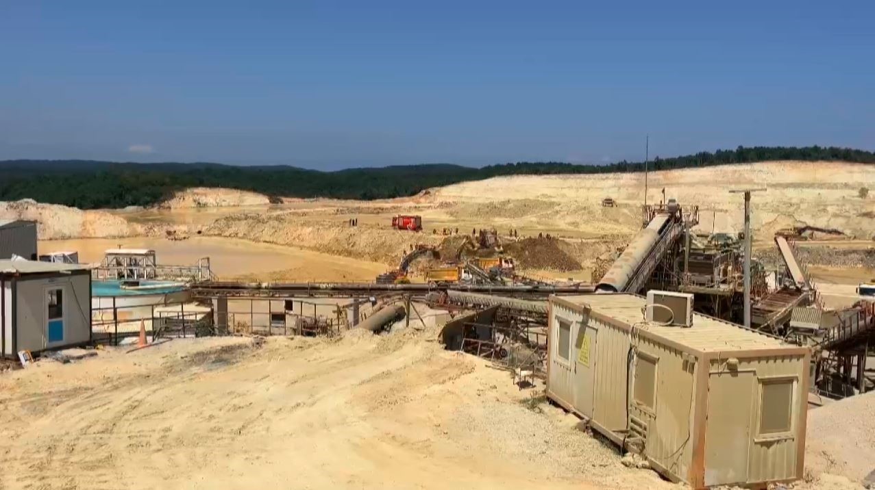 &Ccedil;atalca&rsquo;da kum ocağında bal&ccedil;ığa d&uuml;şen kep&ccedil;e operat&ouml;r&uuml;n&uuml;n cansız bedenine ulaşıldı
