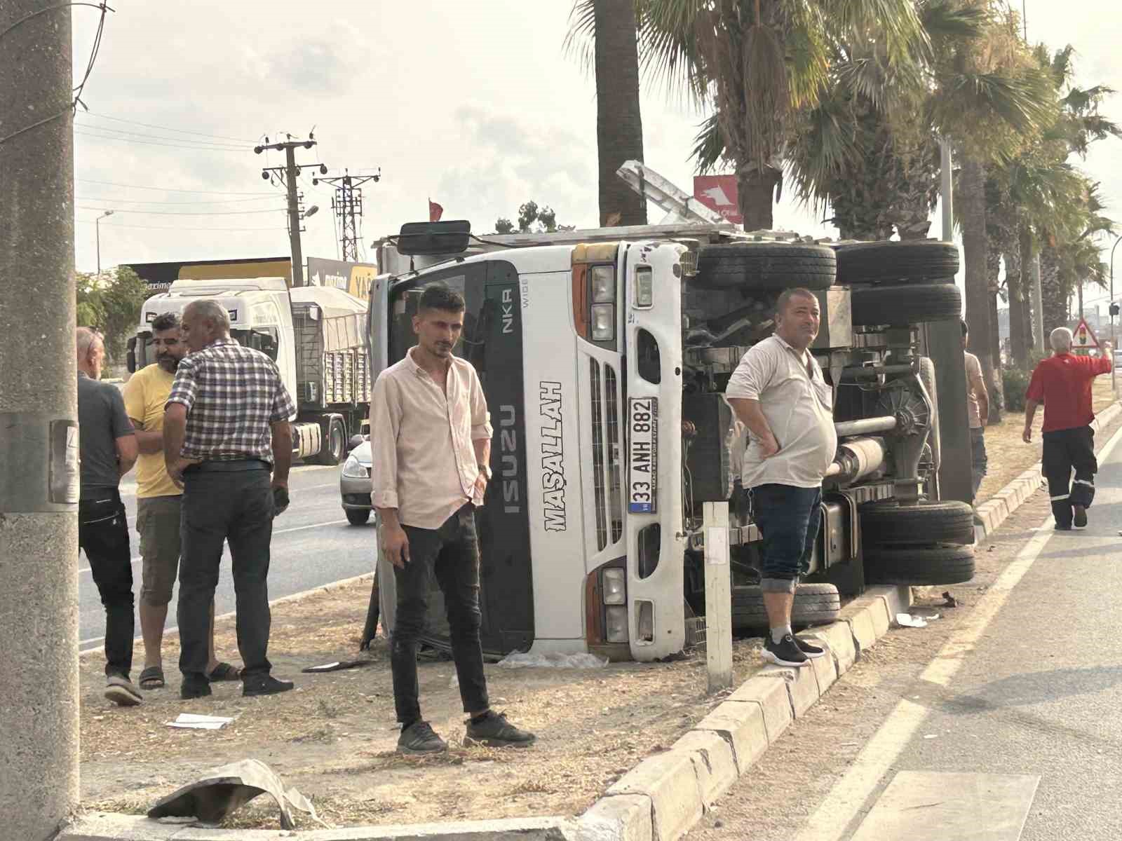 Tarsus’ta trafik kazası: 2 yaralı