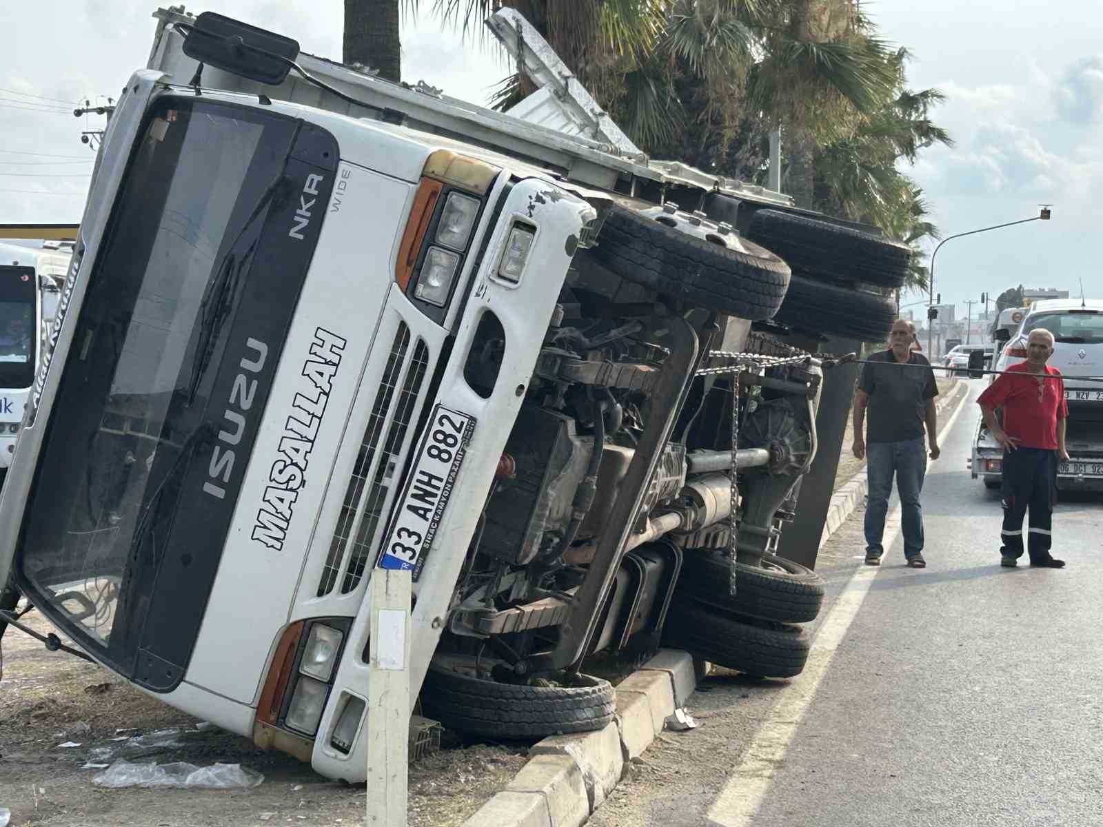Tarsusta trafik kazas: 2 yaral

