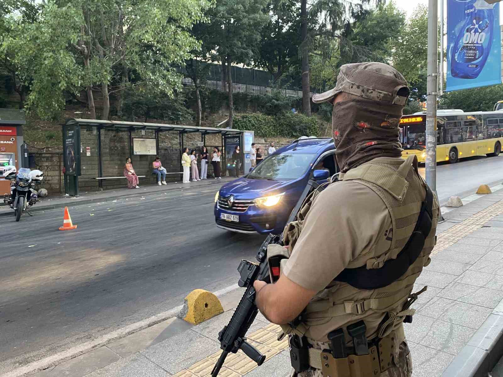 Kadıköy’de helikopter destekli asayiş uygulaması