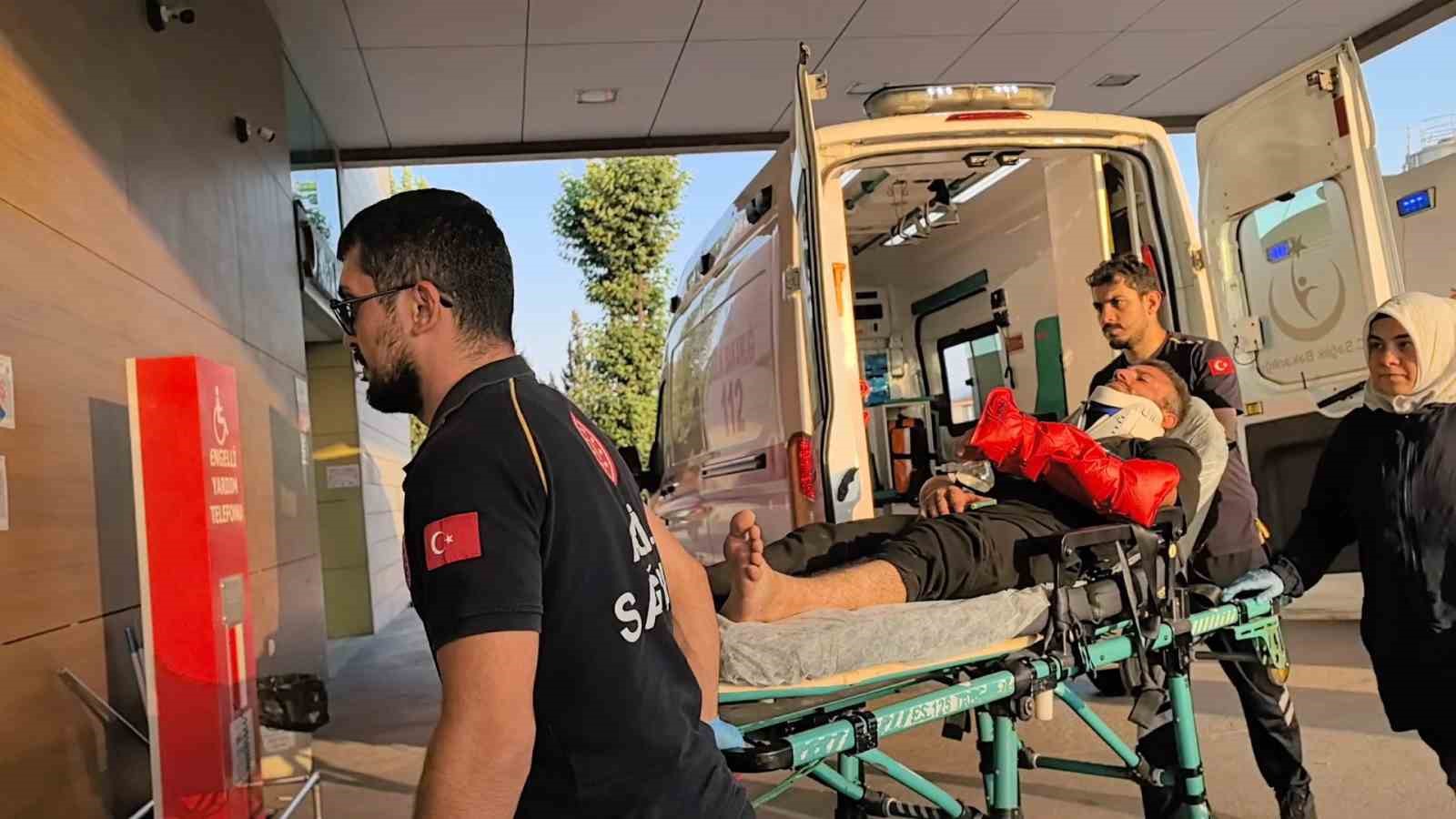 Bursa&rsquo;da kamyon ile kamyonet &ccedil;arpıştı: 1 yaralı
