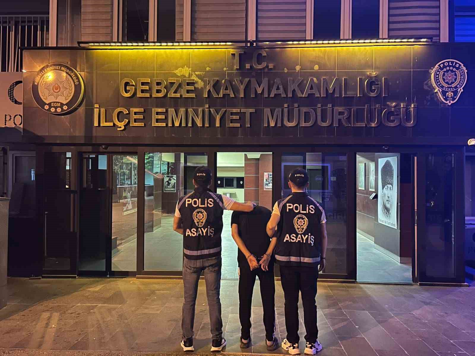 Gebze&rsquo;de otob&uuml;ste taciz iddiasına g&ouml;zaltı
