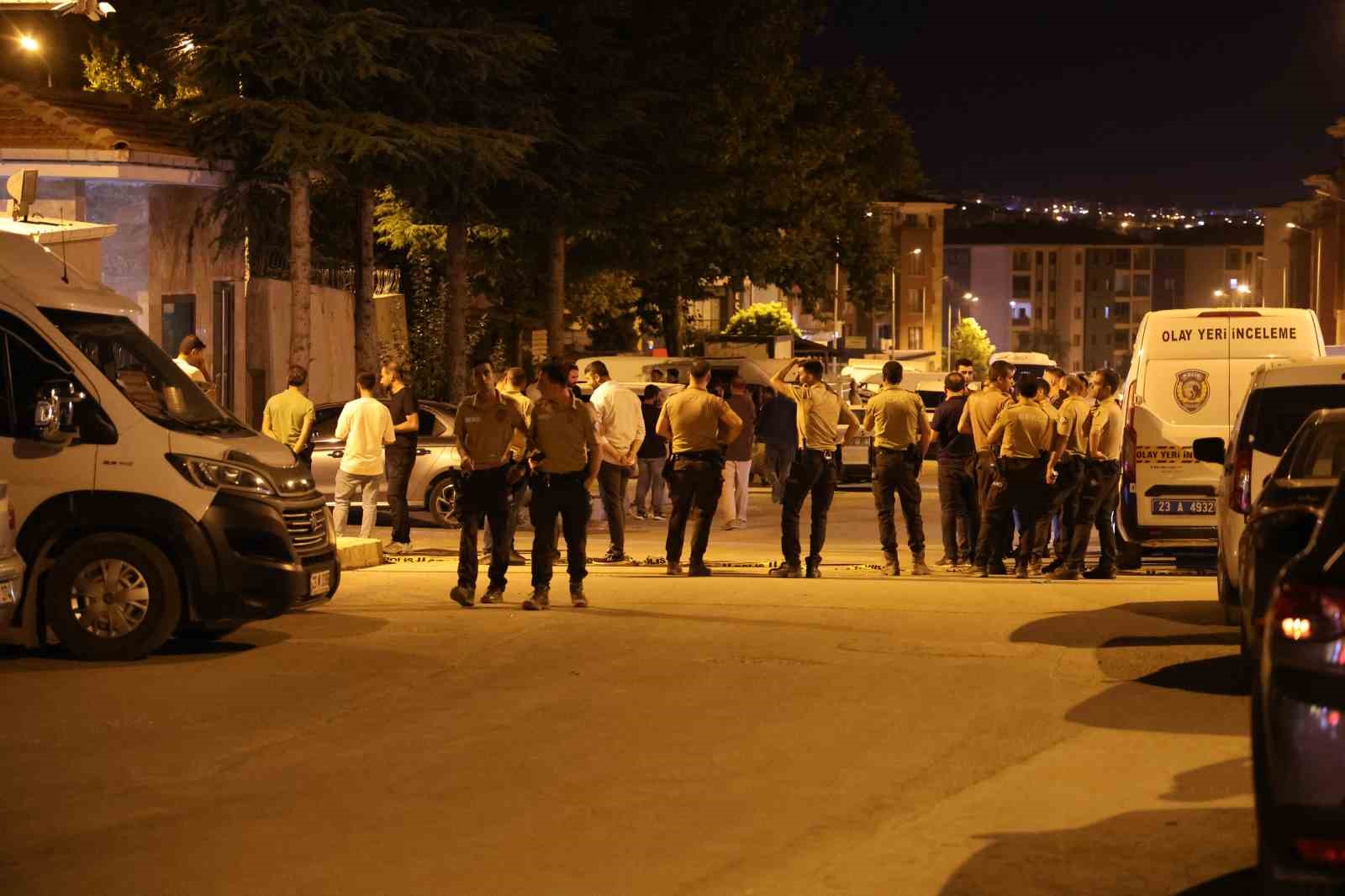 Elazığ’da iki aile arasında bıçaklı kavga : 3 yaralı