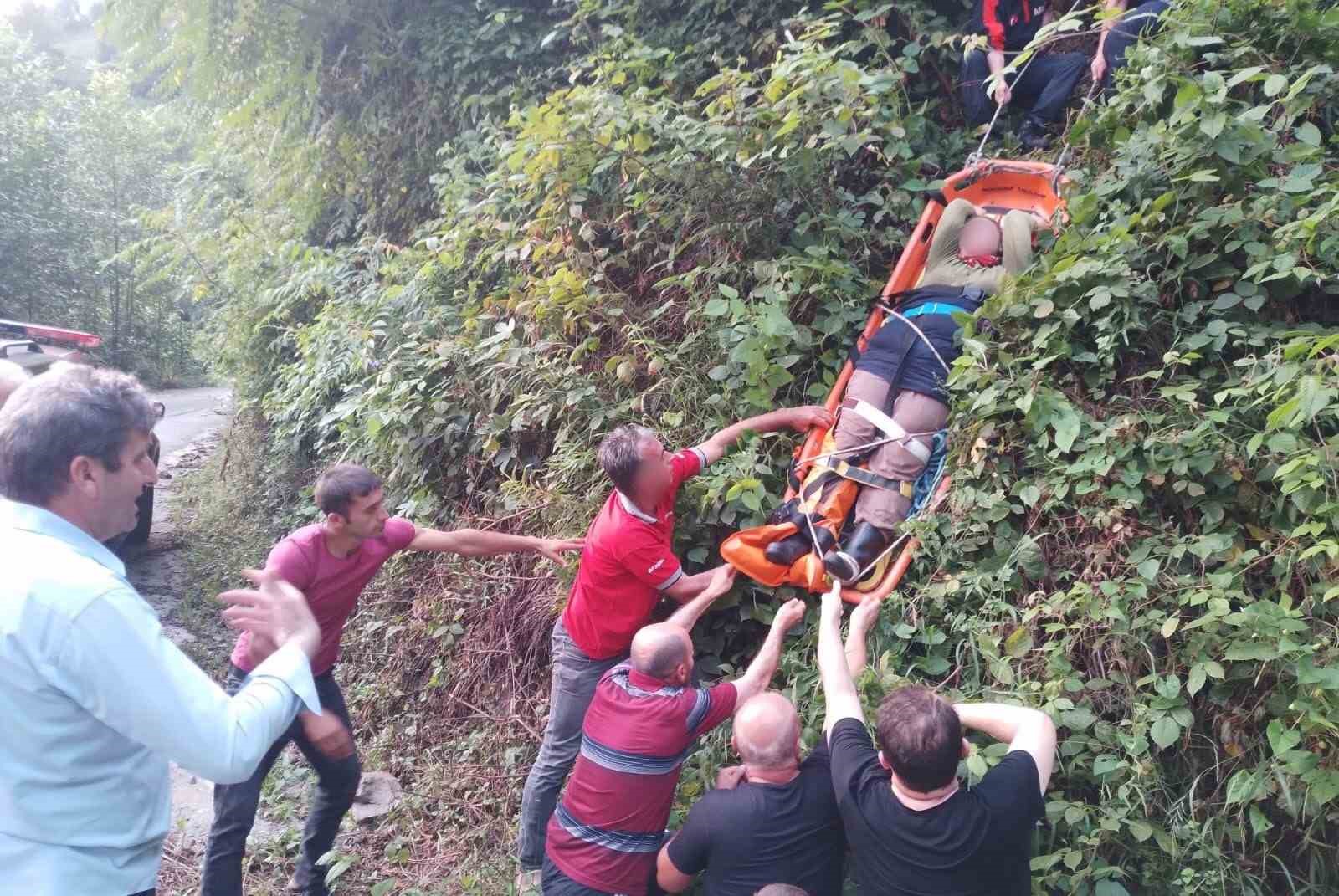 Arazide yaralanarak mahsur kalan kadın, AFAD tarafından kurtarıldı
