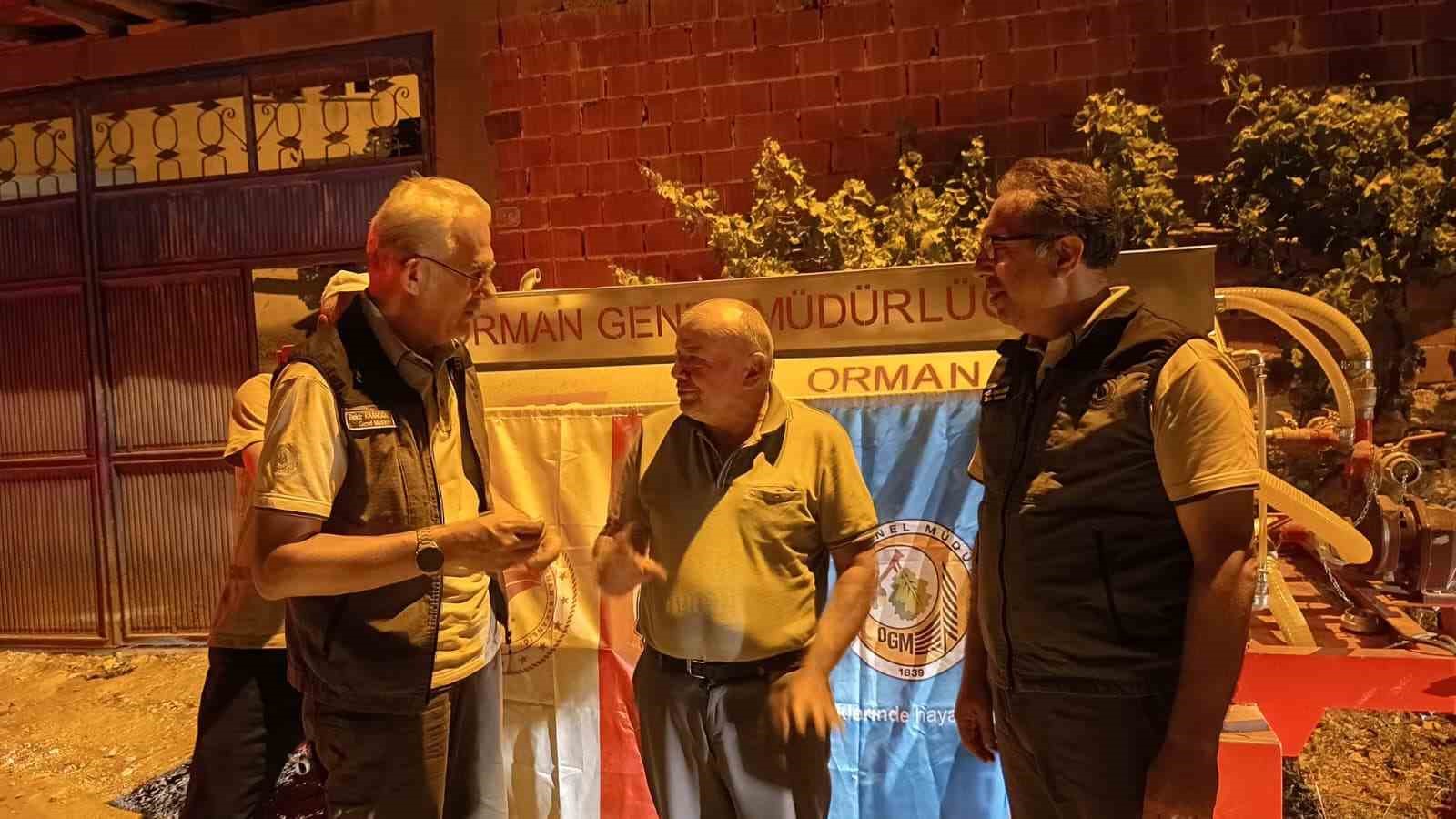 Patlak lastikle yangına koşmuştu: Orman Genel M&uuml;d&uuml;r&uuml; Ramazan Doğan&rsquo;a tanker hediye etti
