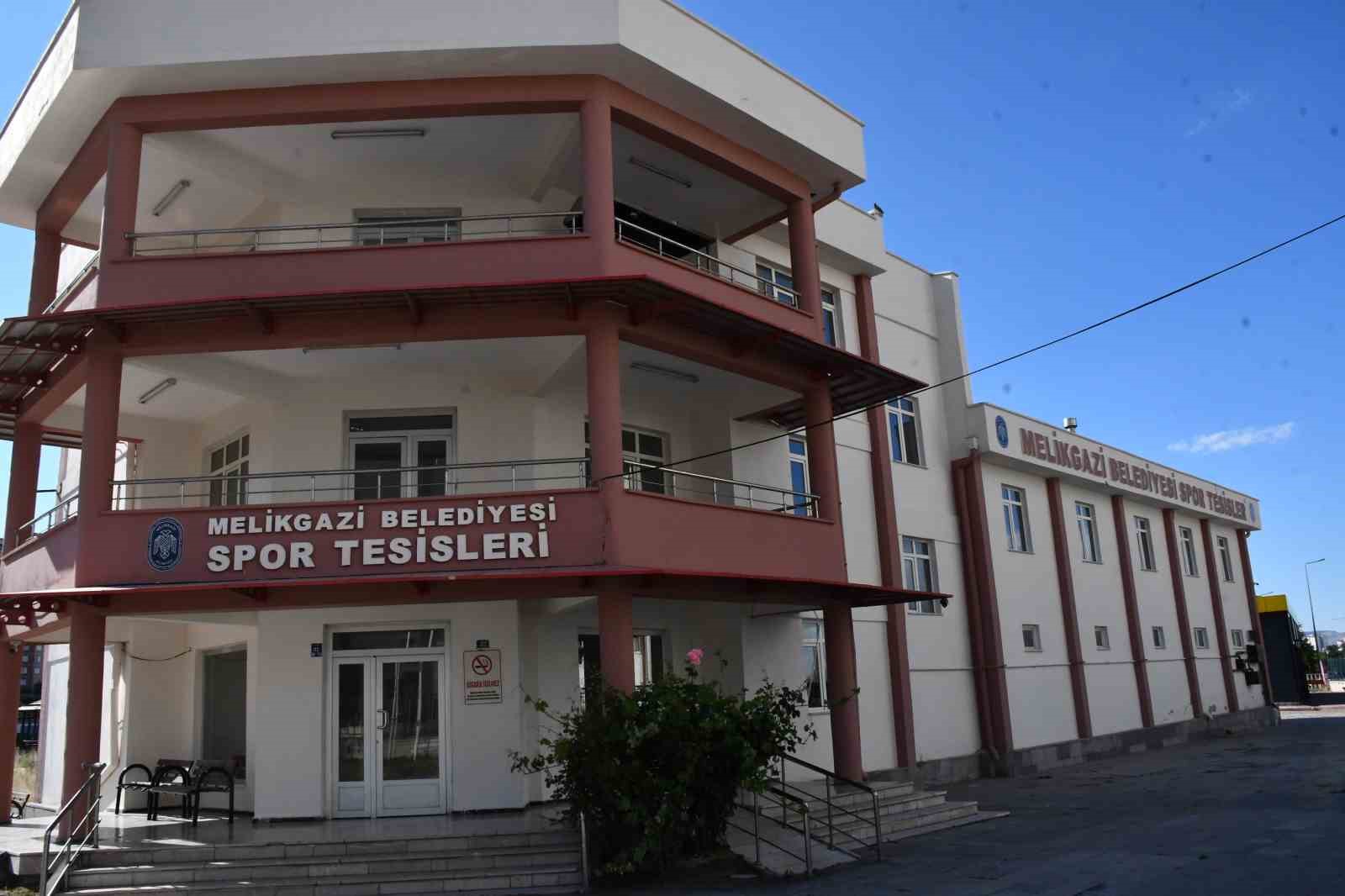 Erciyes 38 FK’dan tesis teşekkürü