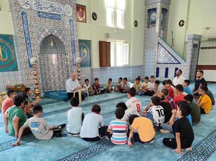 Yaz Kur’an Kursları ile hem öğreniyor hem de eğleniyorlar