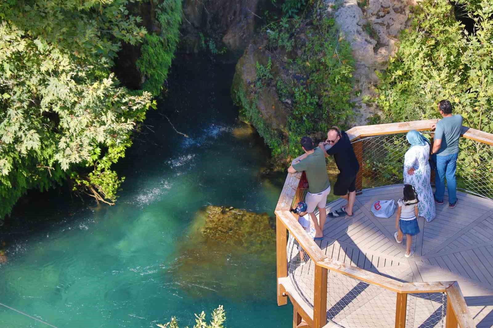 Konya&rsquo;daki Yerk&ouml;pr&uuml; Şelalesi yaz sıcaklarında serinliğin adresi oluyor

