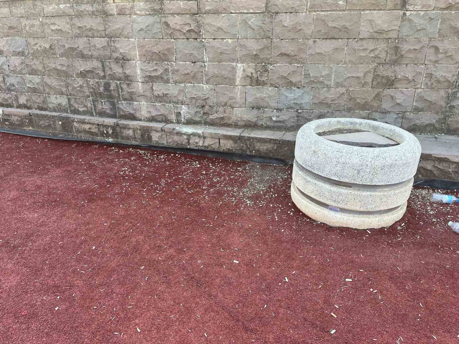 Ertuğrul Gazi T&ouml;ren Alanı&rsquo;na yakışmayan g&ouml;r&uuml;nt&uuml;ler
