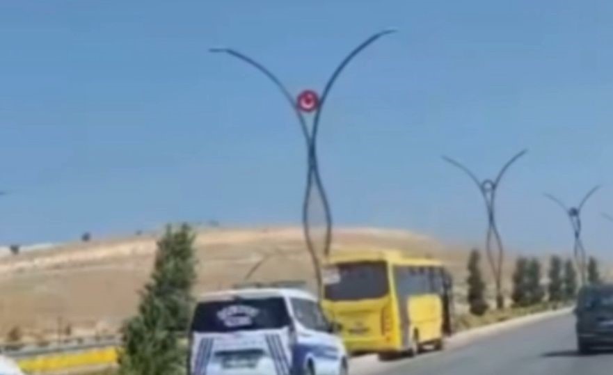 Direksiyon başında kalp krizi geçiren halk otobüsü şoförü hayatını kaybetti
