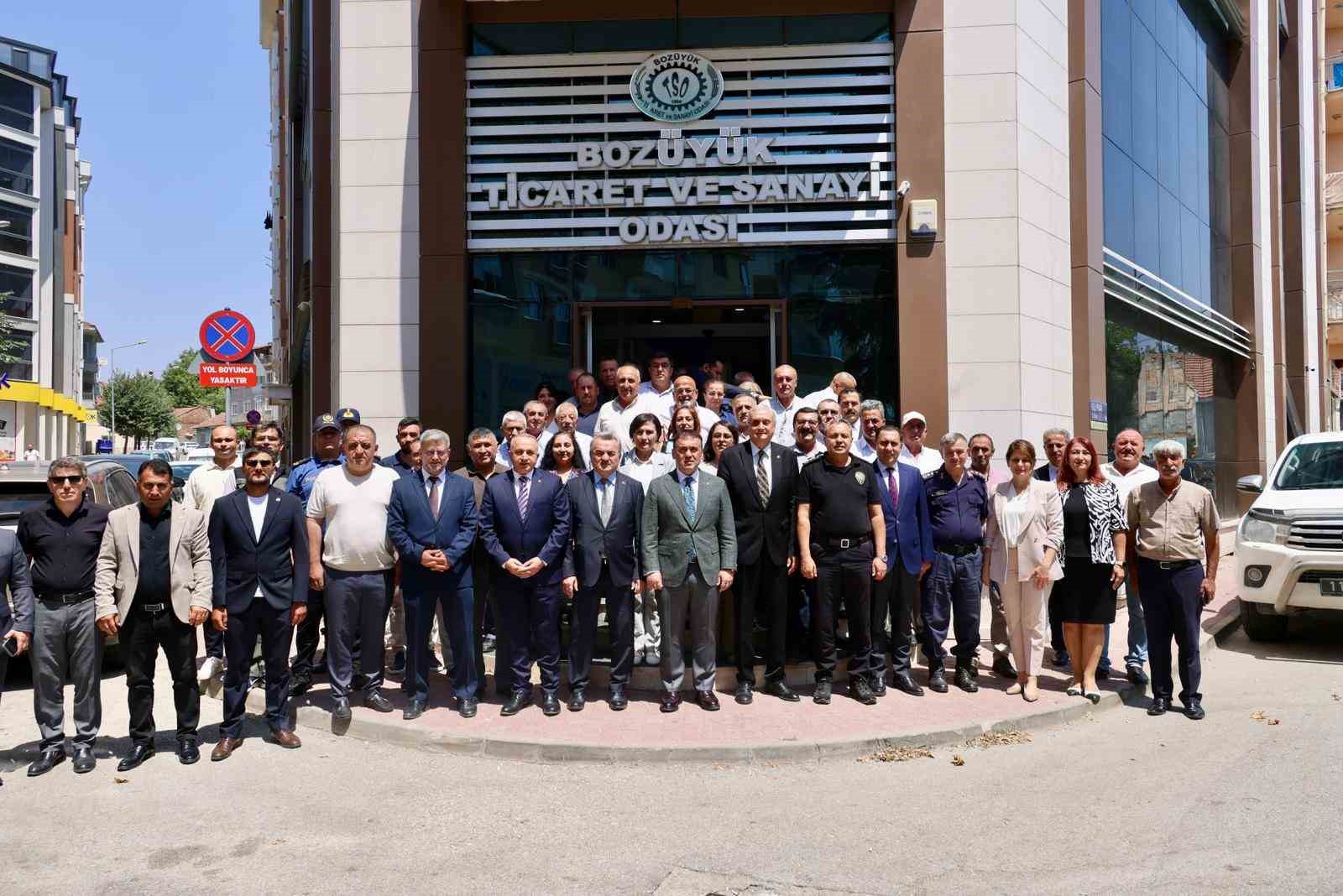 Vali Sözer, muhtarların sorunlarını dinledi