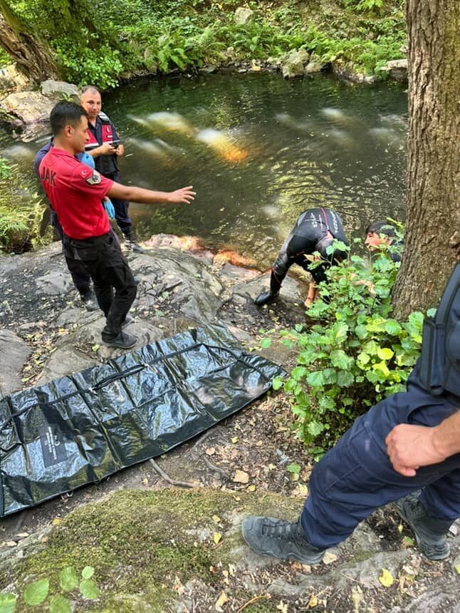 &Ccedil;atalca&rsquo;da serinlemek i&ccedil;in girdiği şelalede boğulan şahsın cenazesi Adli Tıp Kurumu&rsquo;ndan teslim alındı
