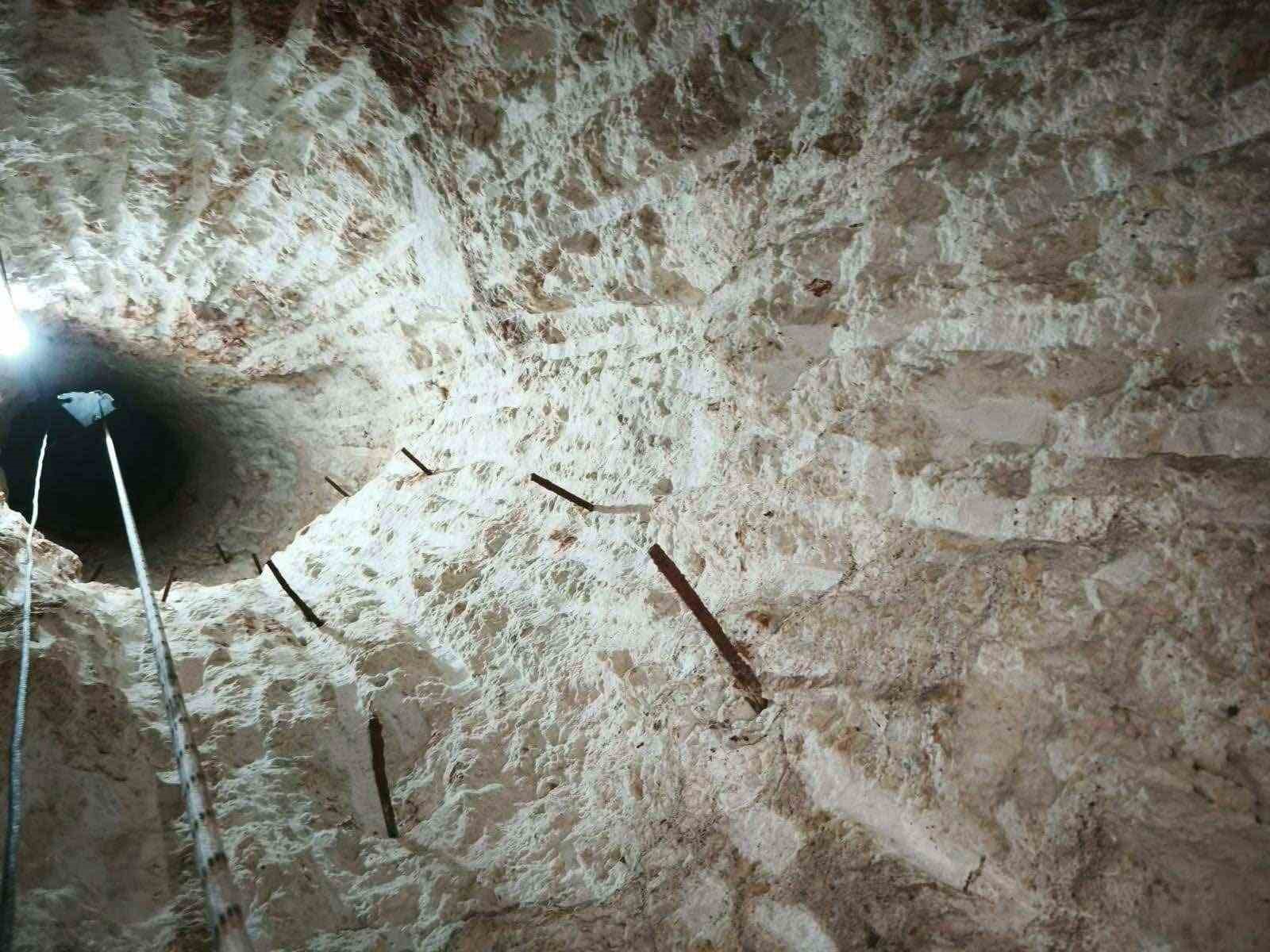 Kaçak kazı yapan şahsı, jandarma suçüstü yakaladı
