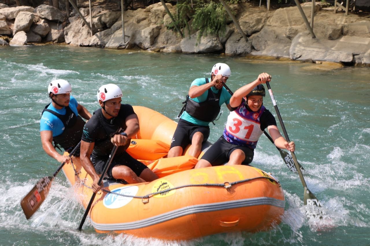 Tunceli’de Rafting Türkiye Şampiyonası Süper Kupa Yarışları heyecanı yaşandı