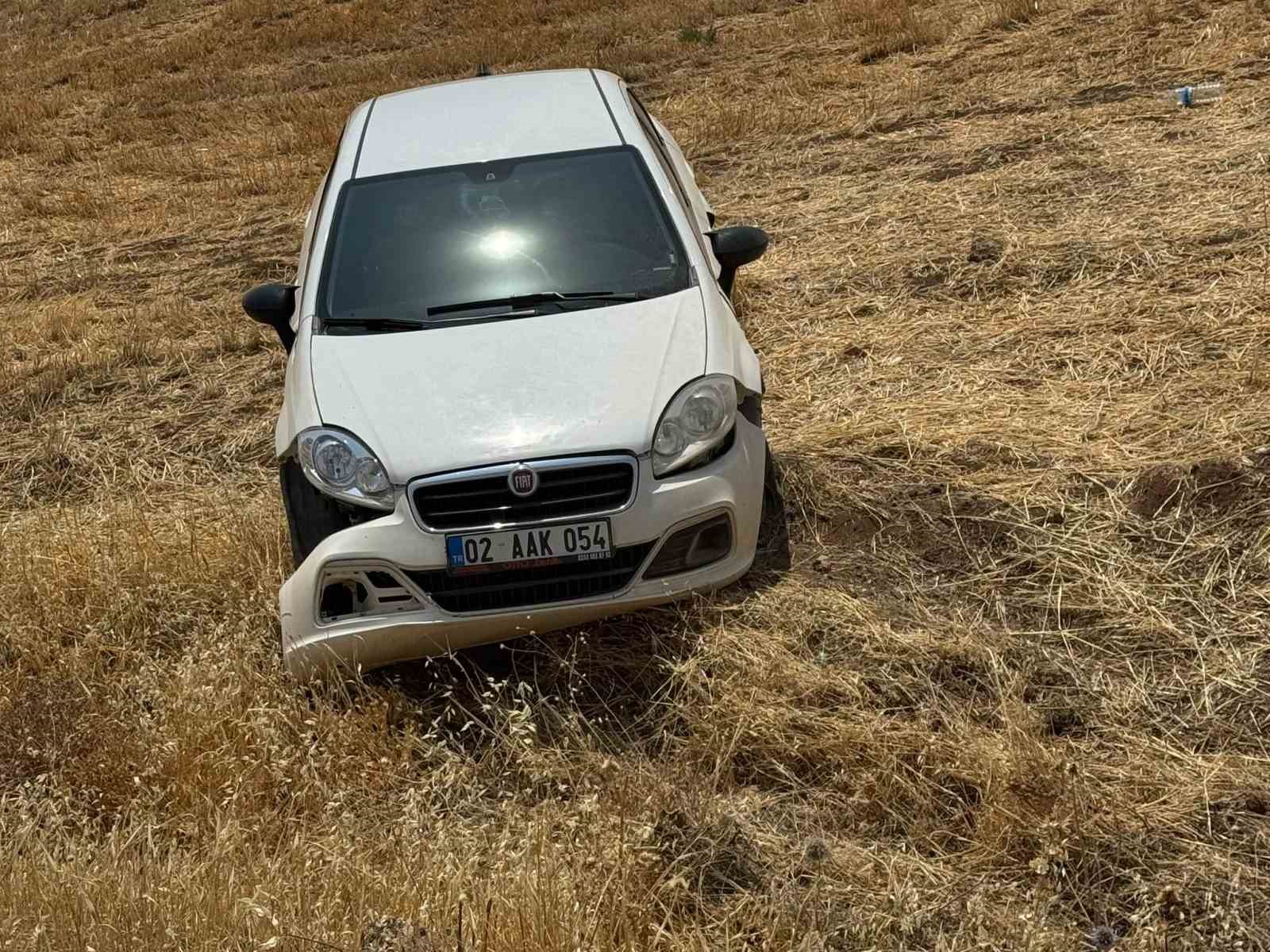 Siirt&rsquo;te lastiği patlayan ara&ccedil; kaza yaptı: 1 yaralı
