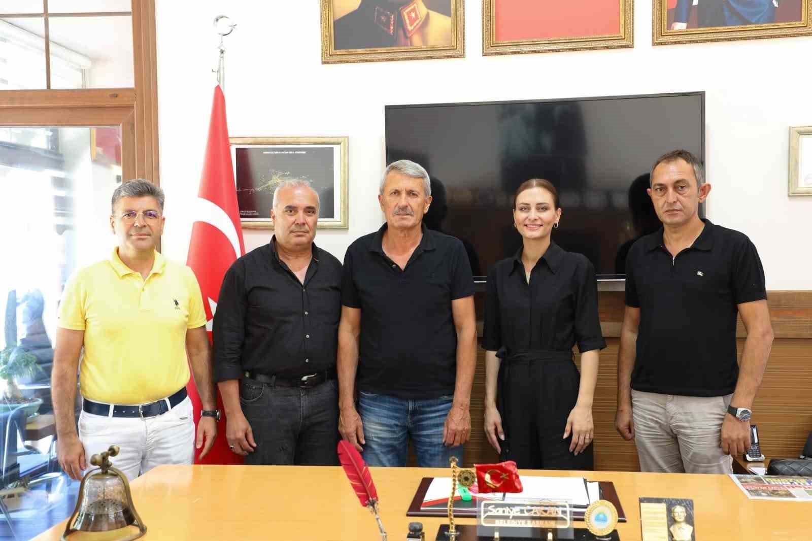 Antalyalılar Derneği, ilçelerde teşkilatlanıyor