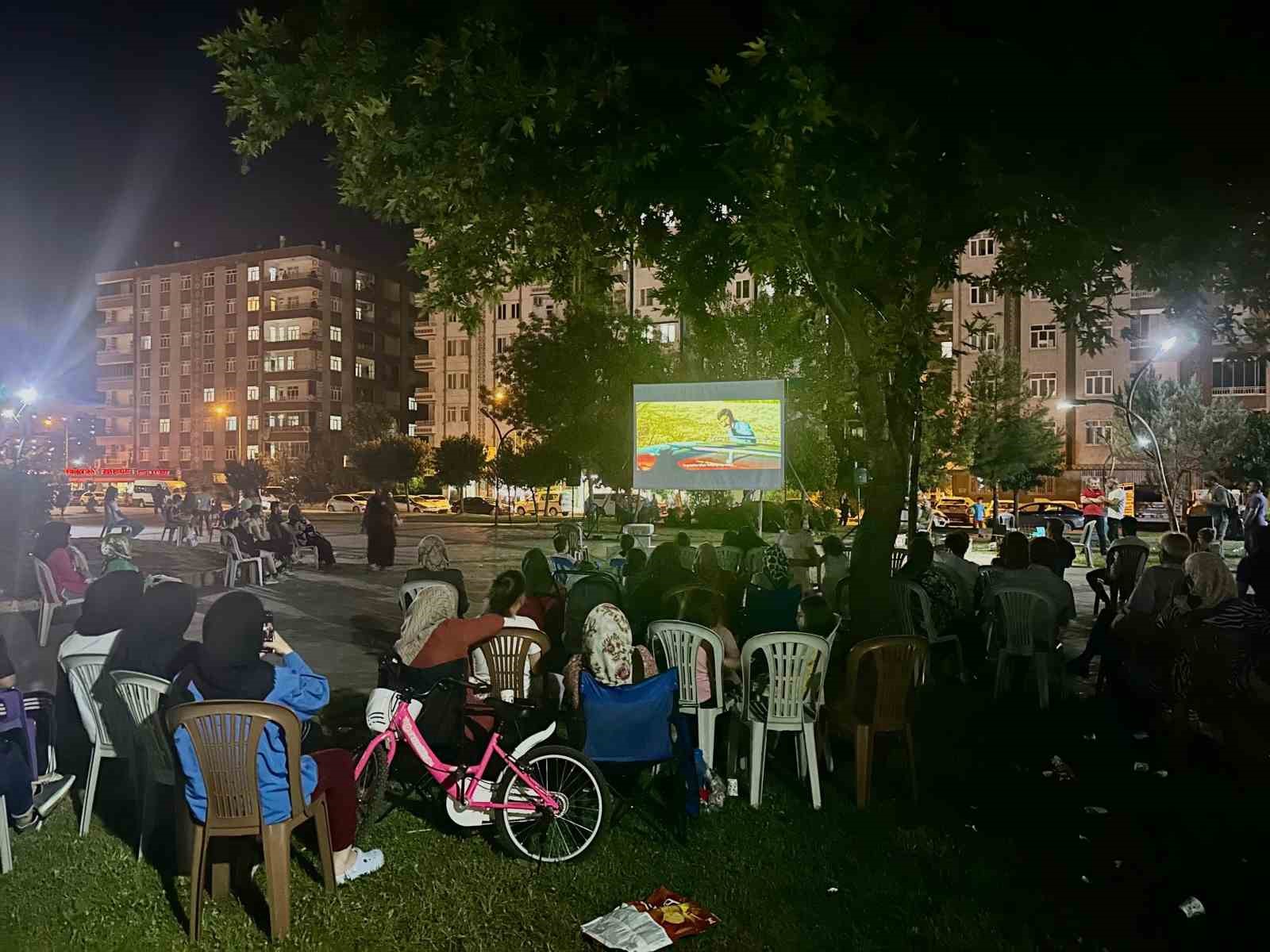 Diyarbakır’da sinema keyfi açık havaya taşınıyor
