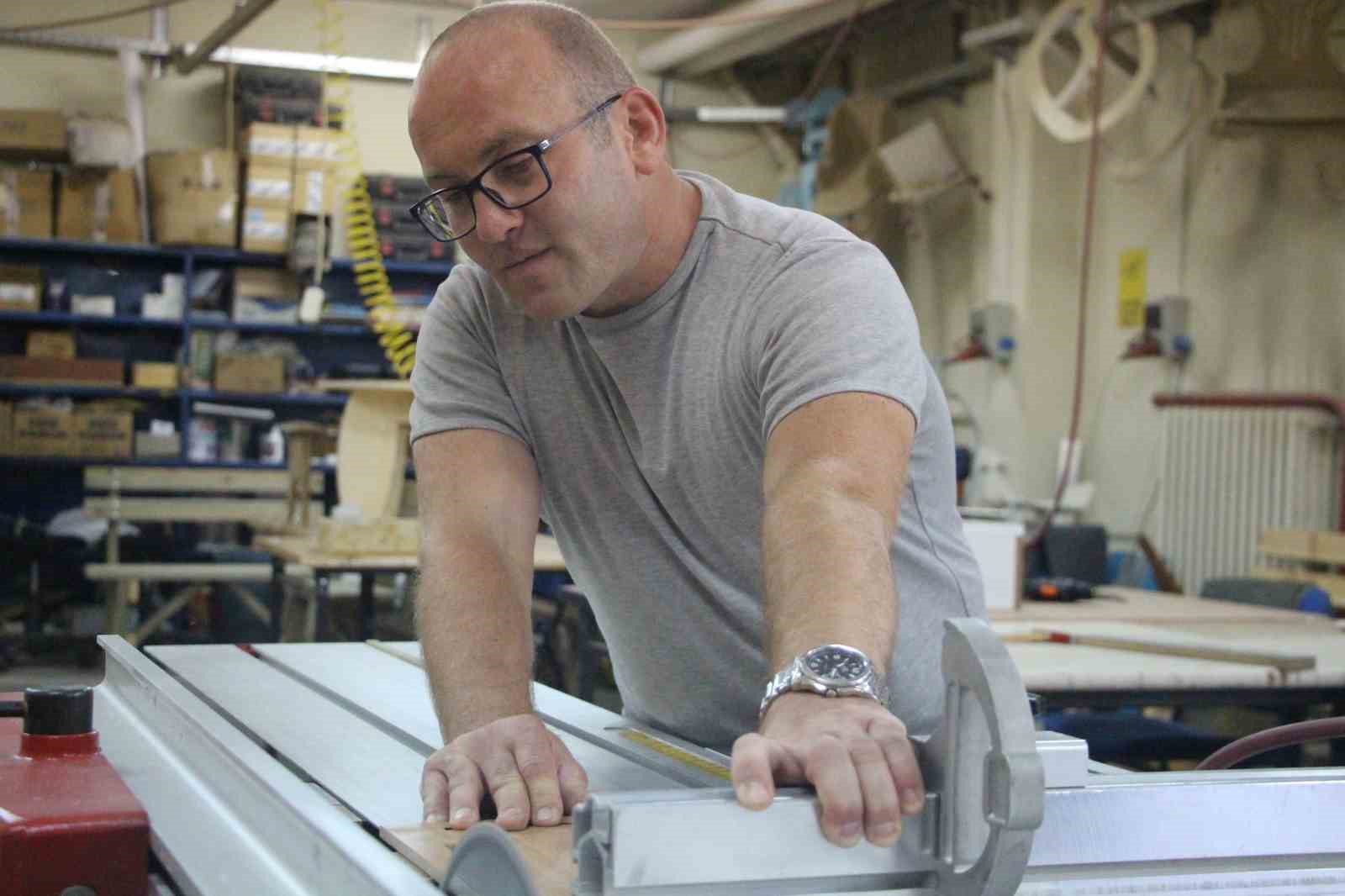 Atık malzemeler geri dönüşümle yeniden hayat buldu