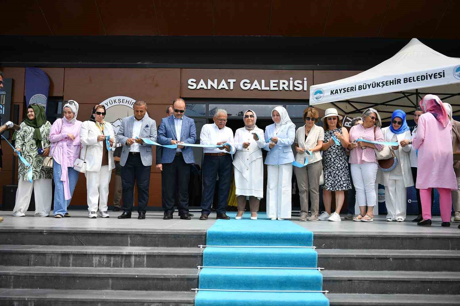 Başkan Büyükkılıç, KAYMEK Yılsonu Sergisi’ni açtı