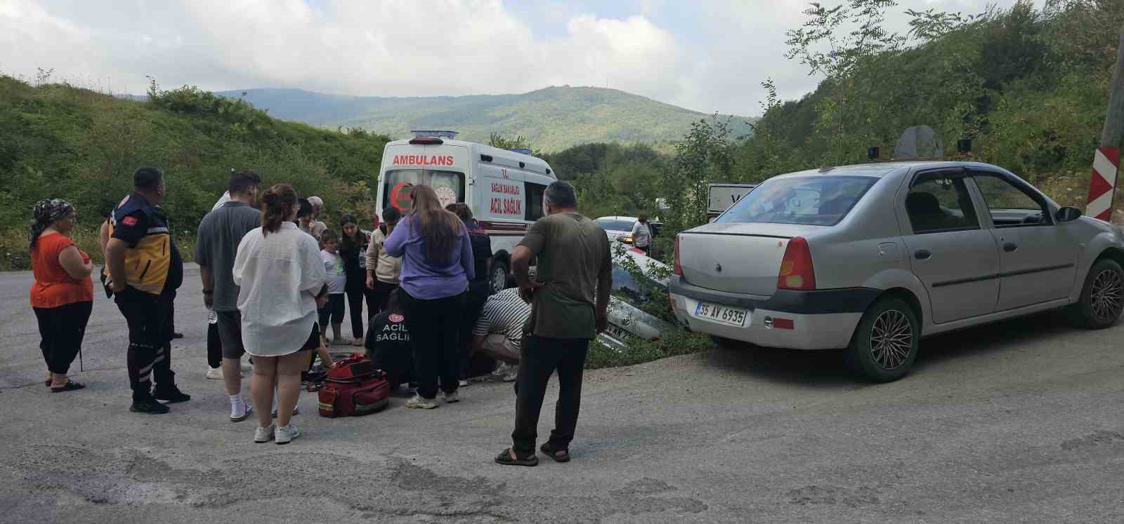 Kastamonu&rsquo;da iki otomobil &ccedil;arpıştı: 2 yaralı
