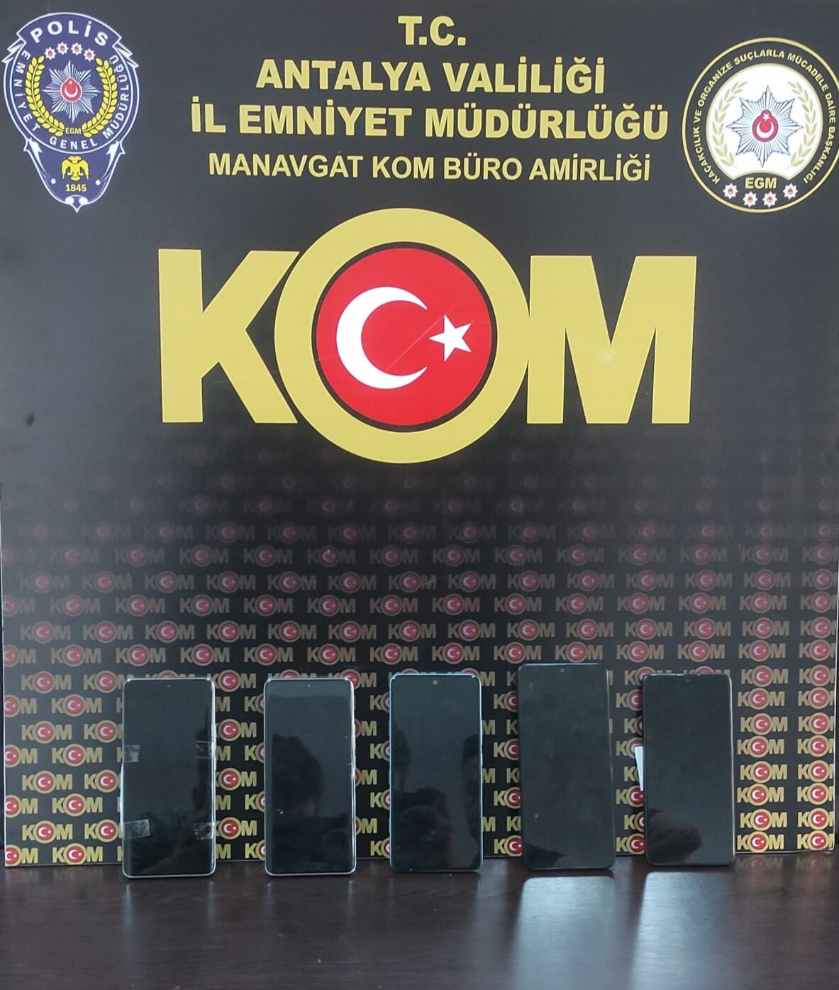 Antalya&rsquo;da r&uuml;şvet ve ka&ccedil;ak&ccedil;ılık operasyonları: 2 tutuklama
