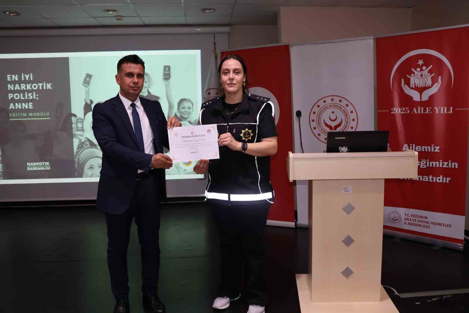 Erzurum’da "En İyi Narkotik Polis: Annedir" eğitimi
