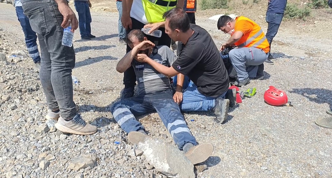 Yangına müdahale eden belediye işçisi baygınlık geçirdi, ayıldığında hayvanlar için gözyaşı döktü