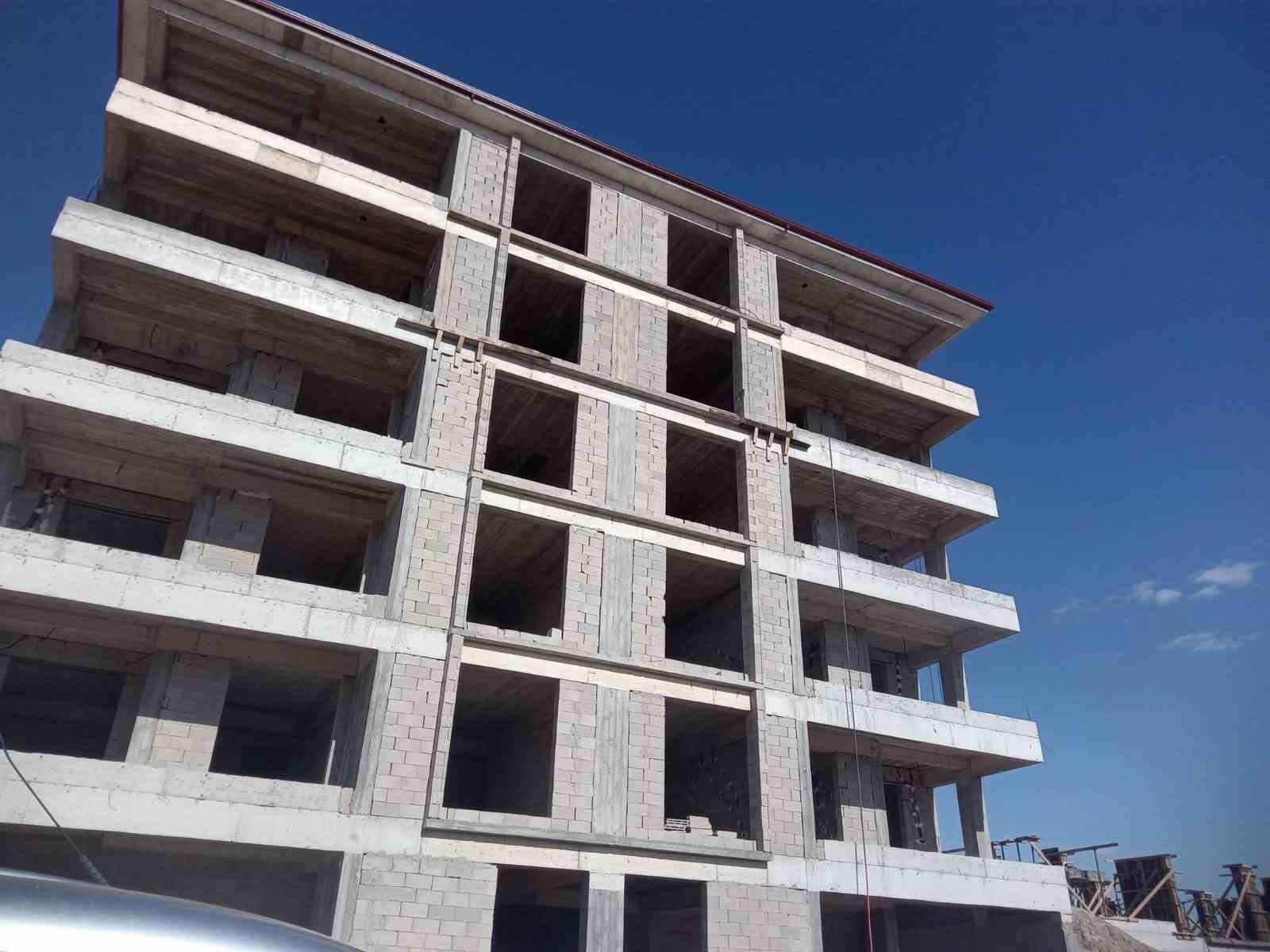 Beypazarı’nda inşaattan düşen usta hayatını kaybetti