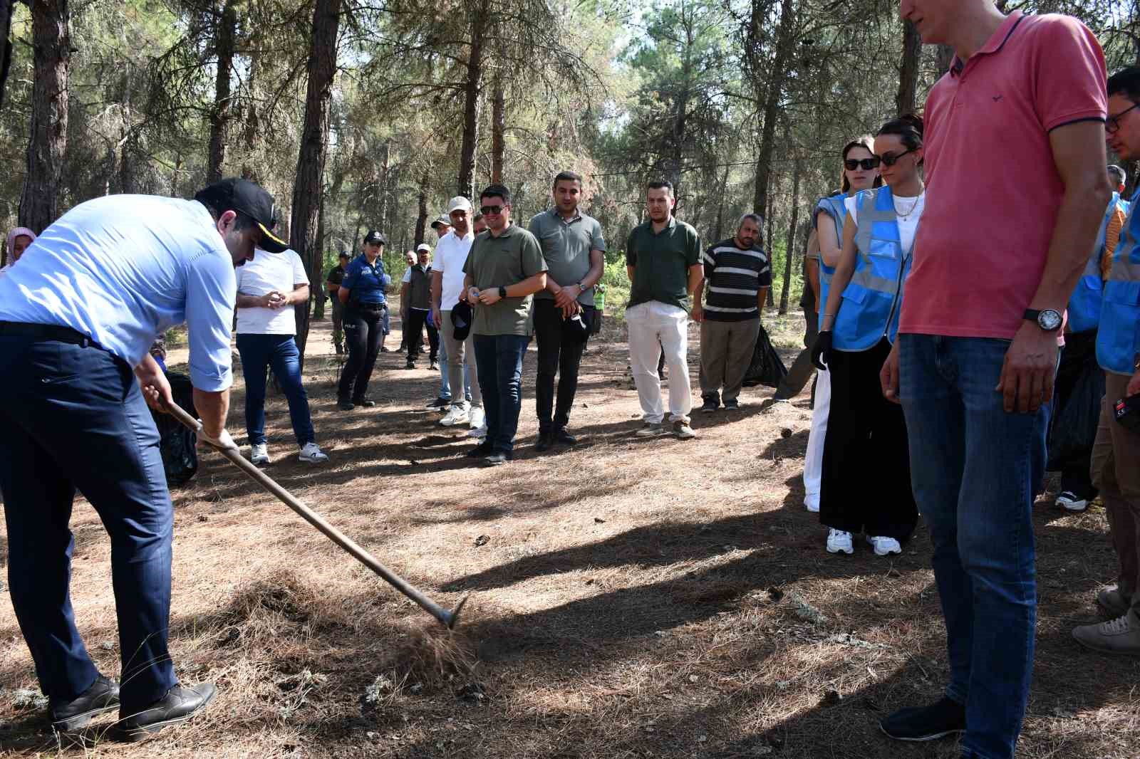 Vezirk&ouml;pr&uuml;&rsquo;de orman temizliği seferberliği
