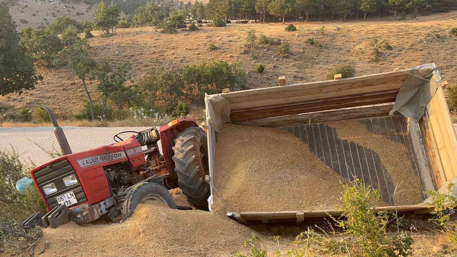 Trakt&ouml;r altında kalan s&uuml;r&uuml;c&uuml; hayatını kaybetti
