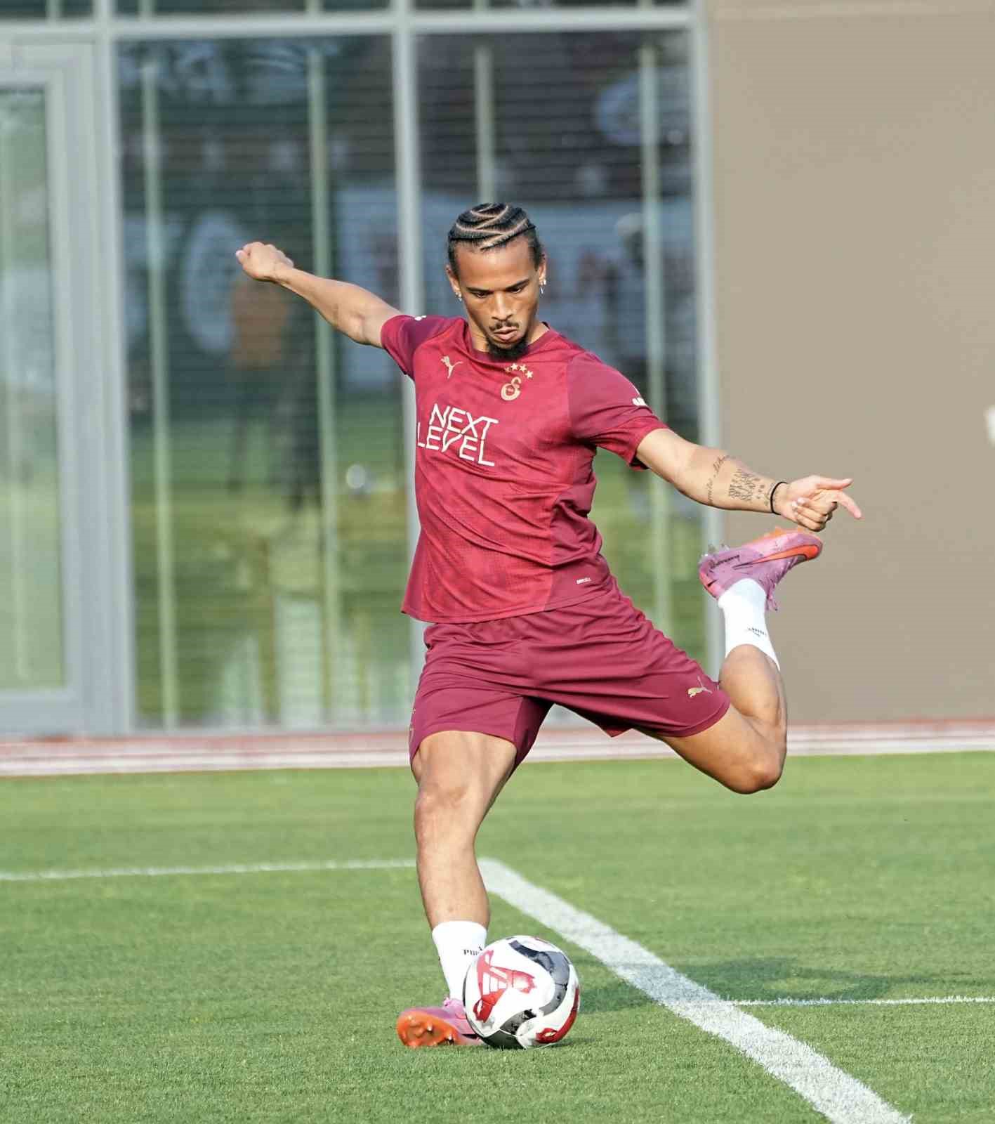 Galatasaray çift antrenman yaptı