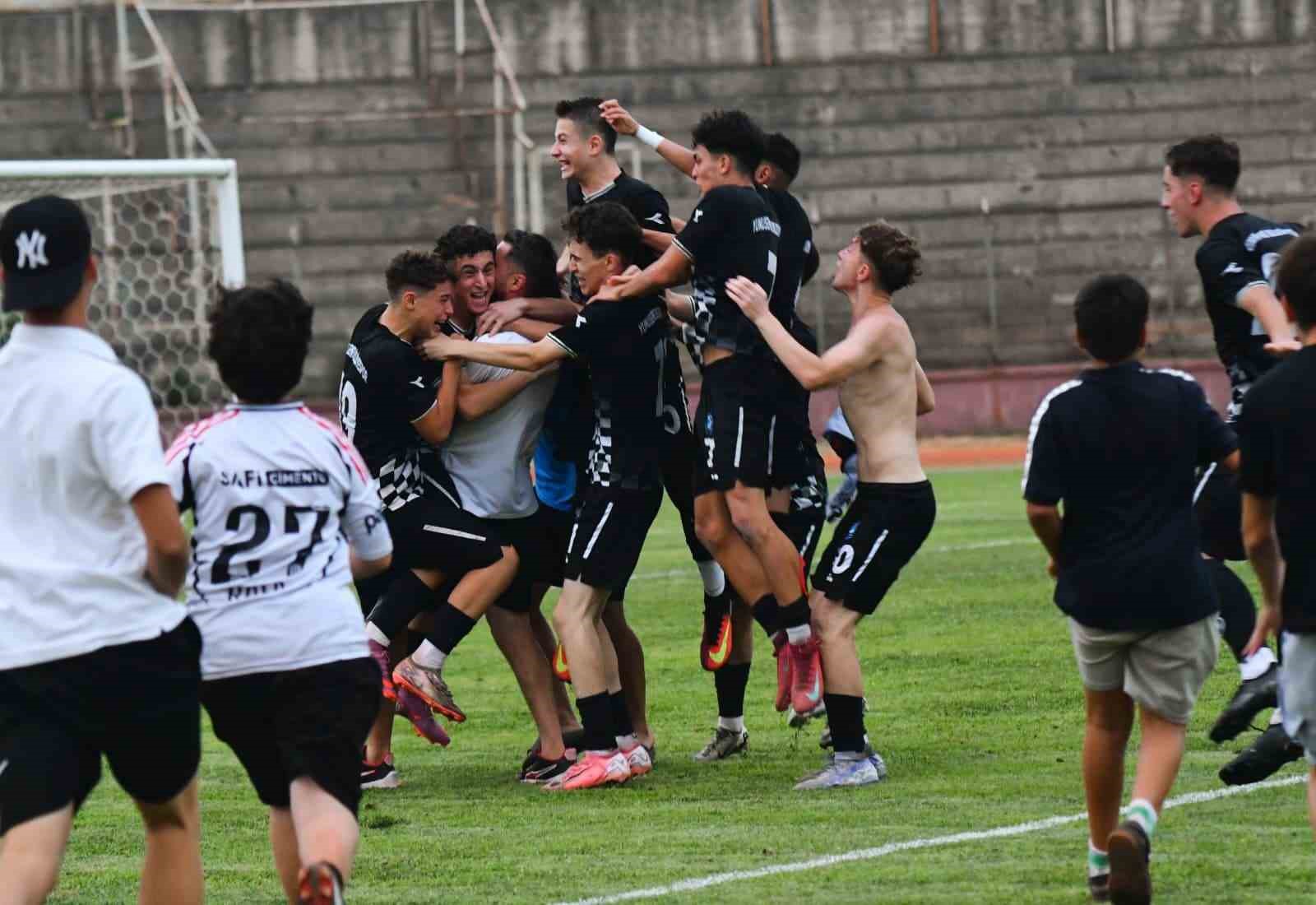 Yunusemre Belediyespor U17 Türkiye Şampiyonu oldu