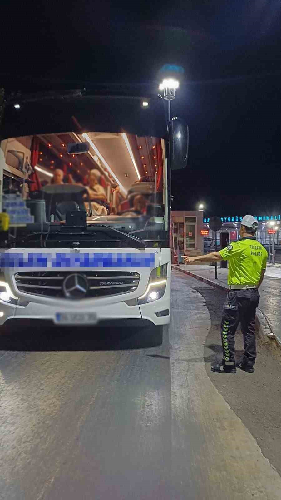 Otob&uuml;slerde emniyet kemeri denetimi yapıldı
