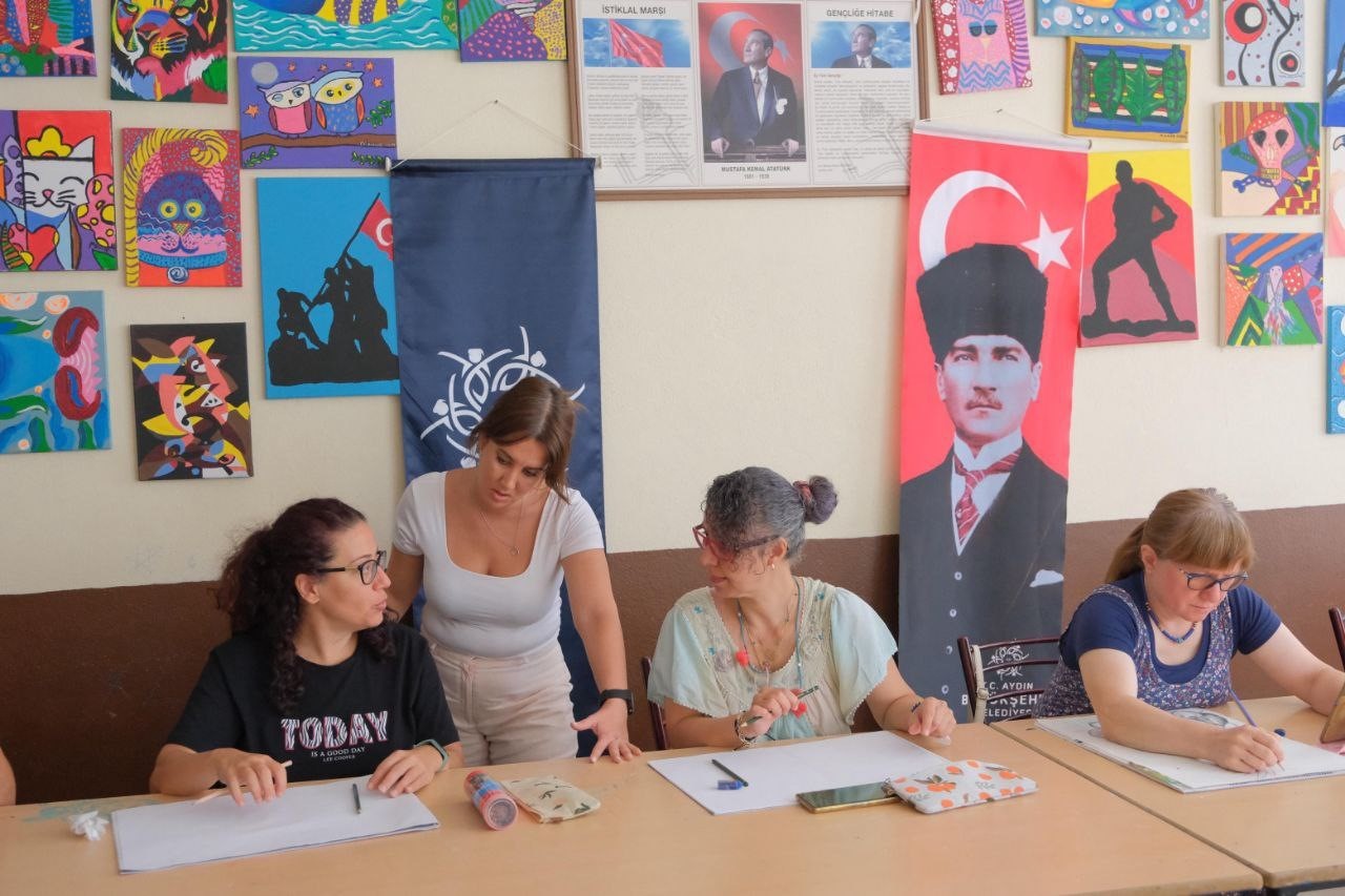 Büyükşehir’in yetişkinler için yaz resim kursları devam ediyor