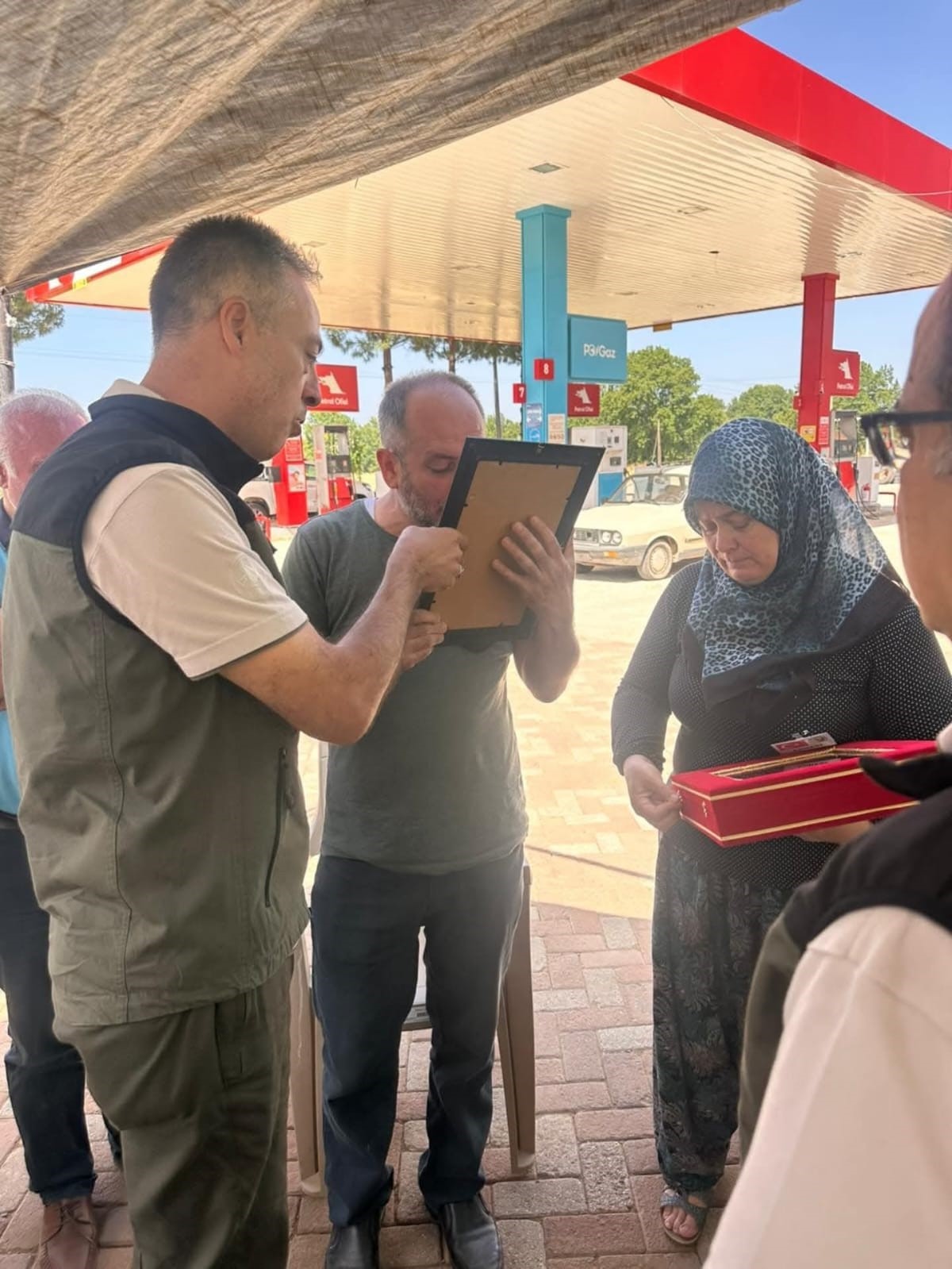 Denizli Orman B&ouml;lge M&uuml;d&uuml;r&uuml; K&ouml;le orman şehitlerinin ailelerini ziyaret etti
