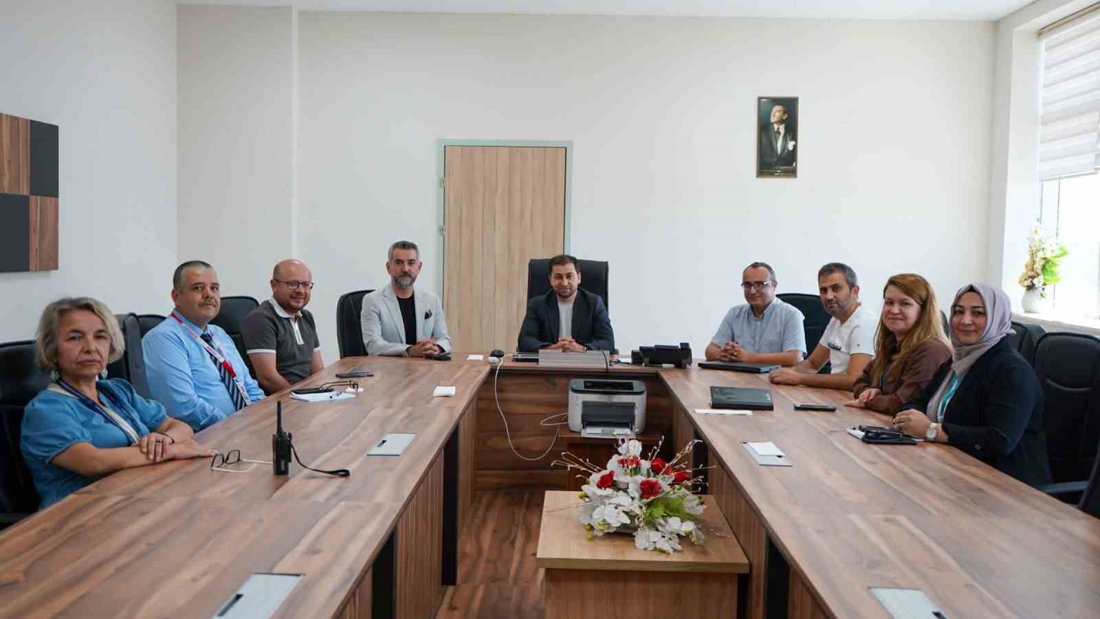 Dr. Damkacı, Bilecik Eğitim ve Araştırma Hastanesi&rsquo;ne incelemelerde bulundu
