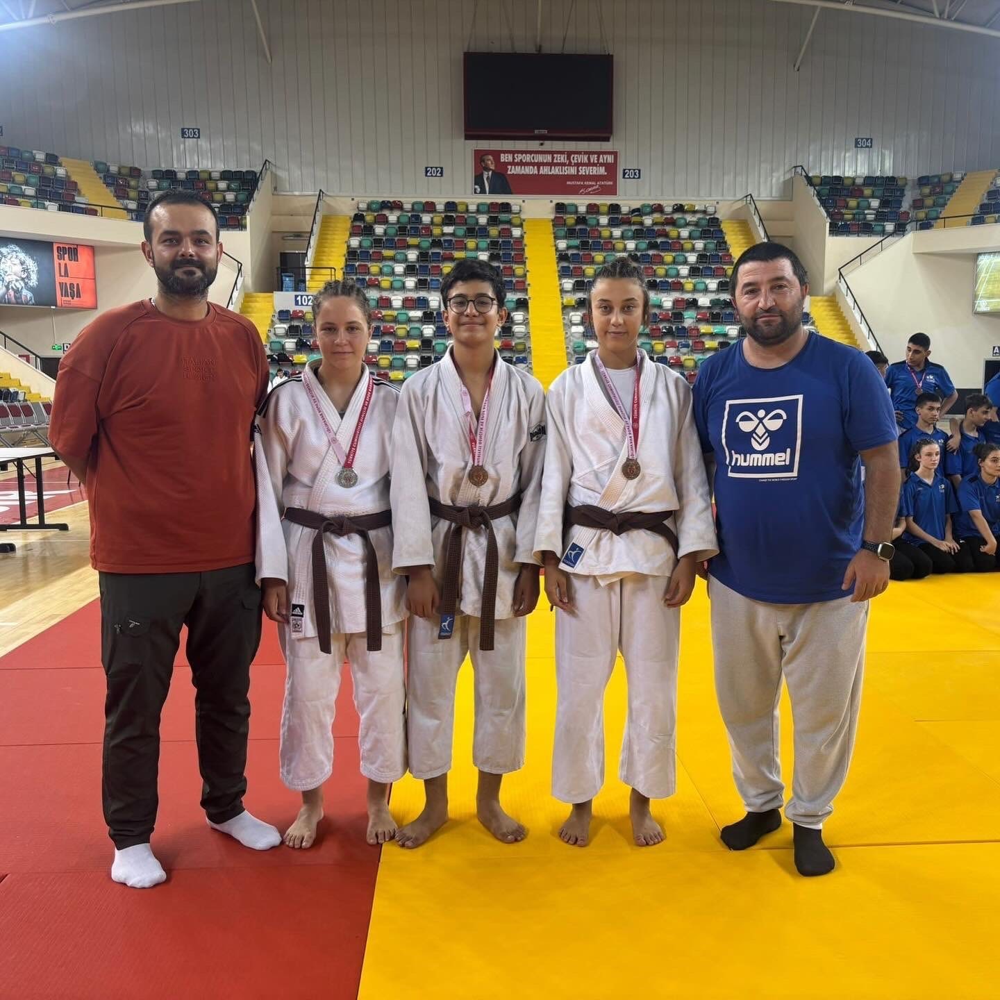 Bilecikli judocular Balıkesir’de madalyaları topladı