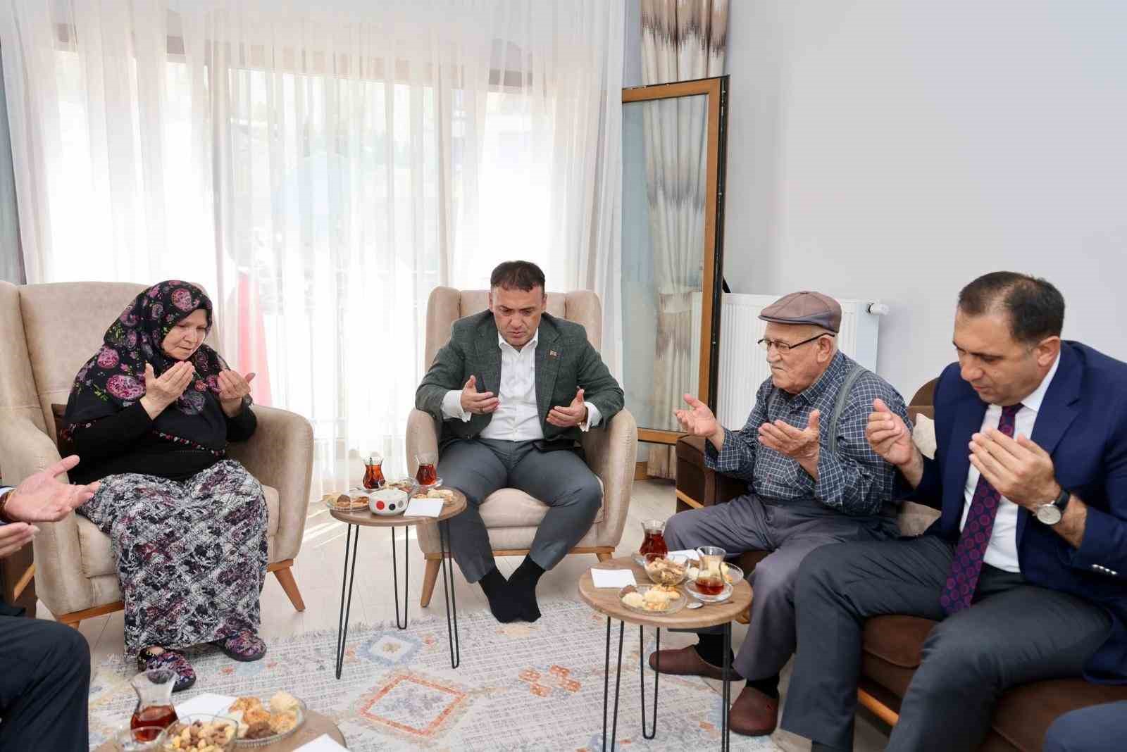 Bilecik Valisi Sözer şehit ailesi ile bir araya geldi