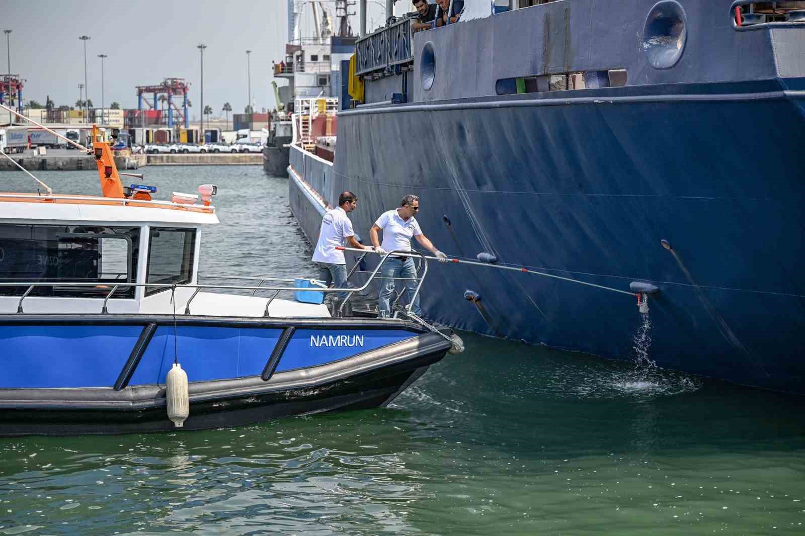Mersinde gemi kaynakl deniz kirliliine 300 milyon TL ceza kesildi
