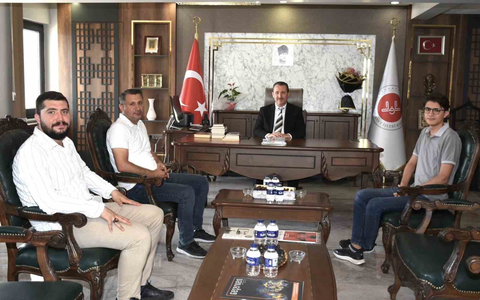 Bilecikli gen&ccedil; &rsquo;Umre&rsquo; &ouml;d&uuml;l&uuml;n&uuml;n sahibi oldu
