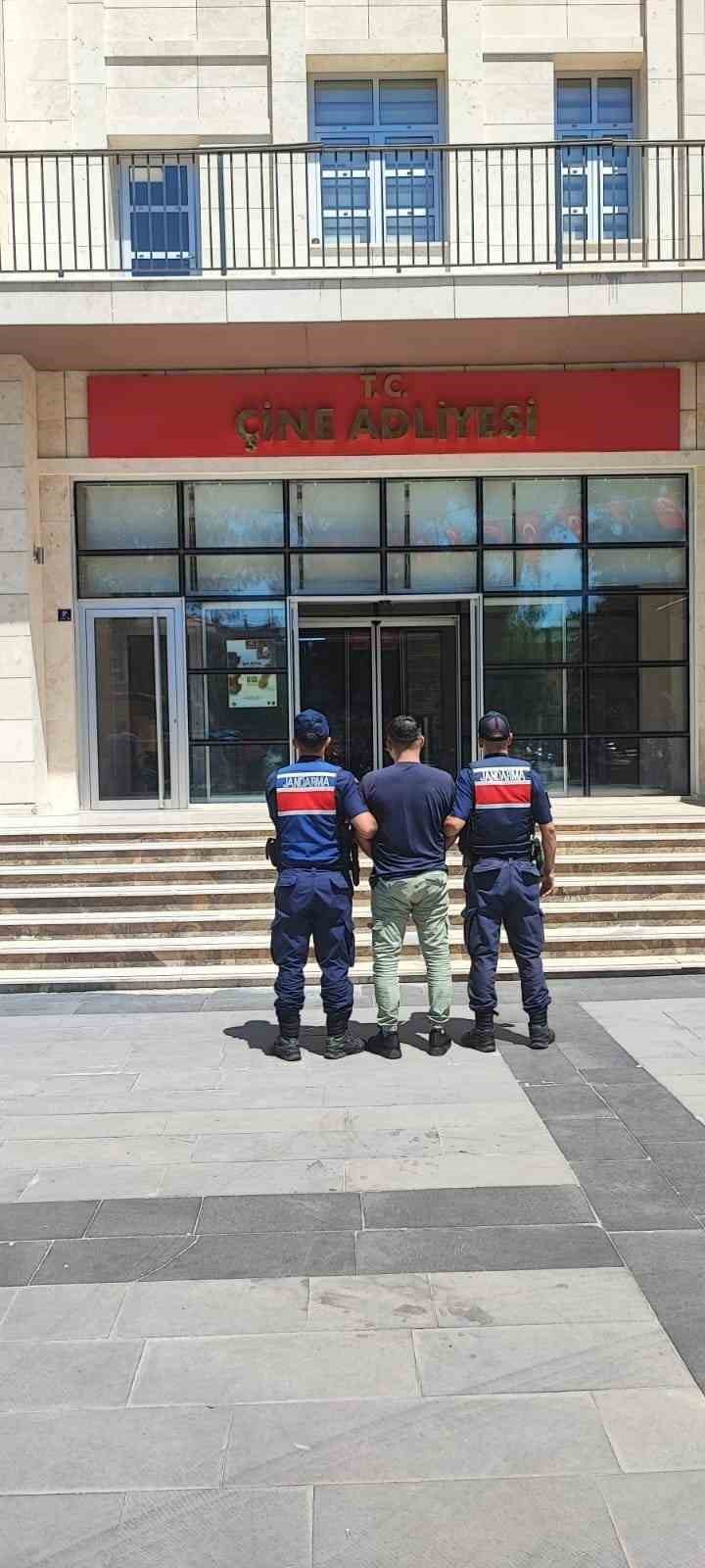 Kasten &ouml;ld&uuml;rmeden aranan şahıs &Ccedil;ine&rsquo;de yakalandı
