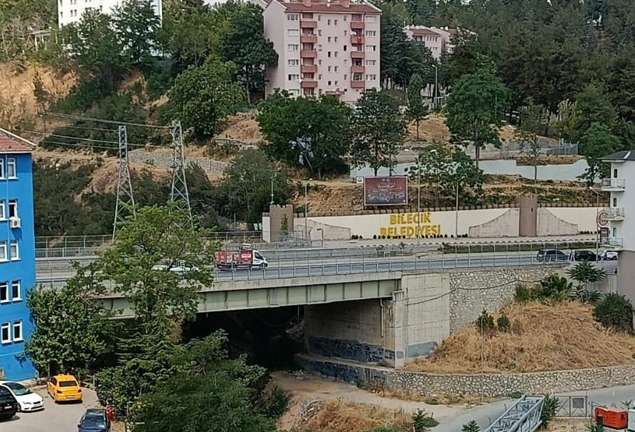 Bilecik’te Hamsu Köprüsü yıkılıyor